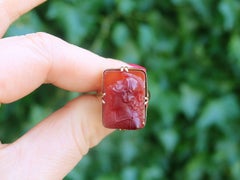 1890s Victorian Agate and Yellow Gold Cameo Ring