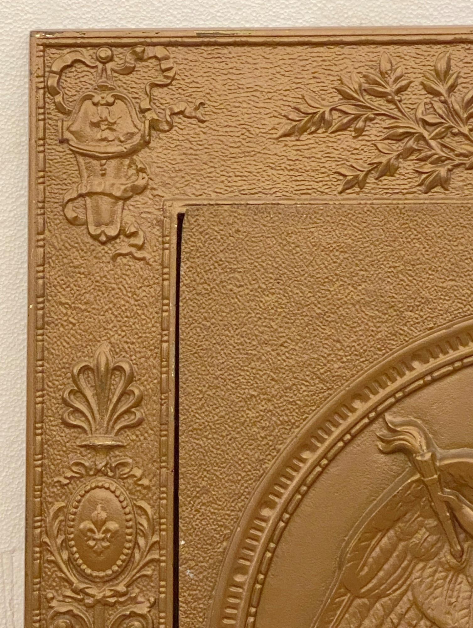 1890s Victorian Cast Iron Summer Fireplace Screen with Cherub Motif In Good Condition In New York, NY