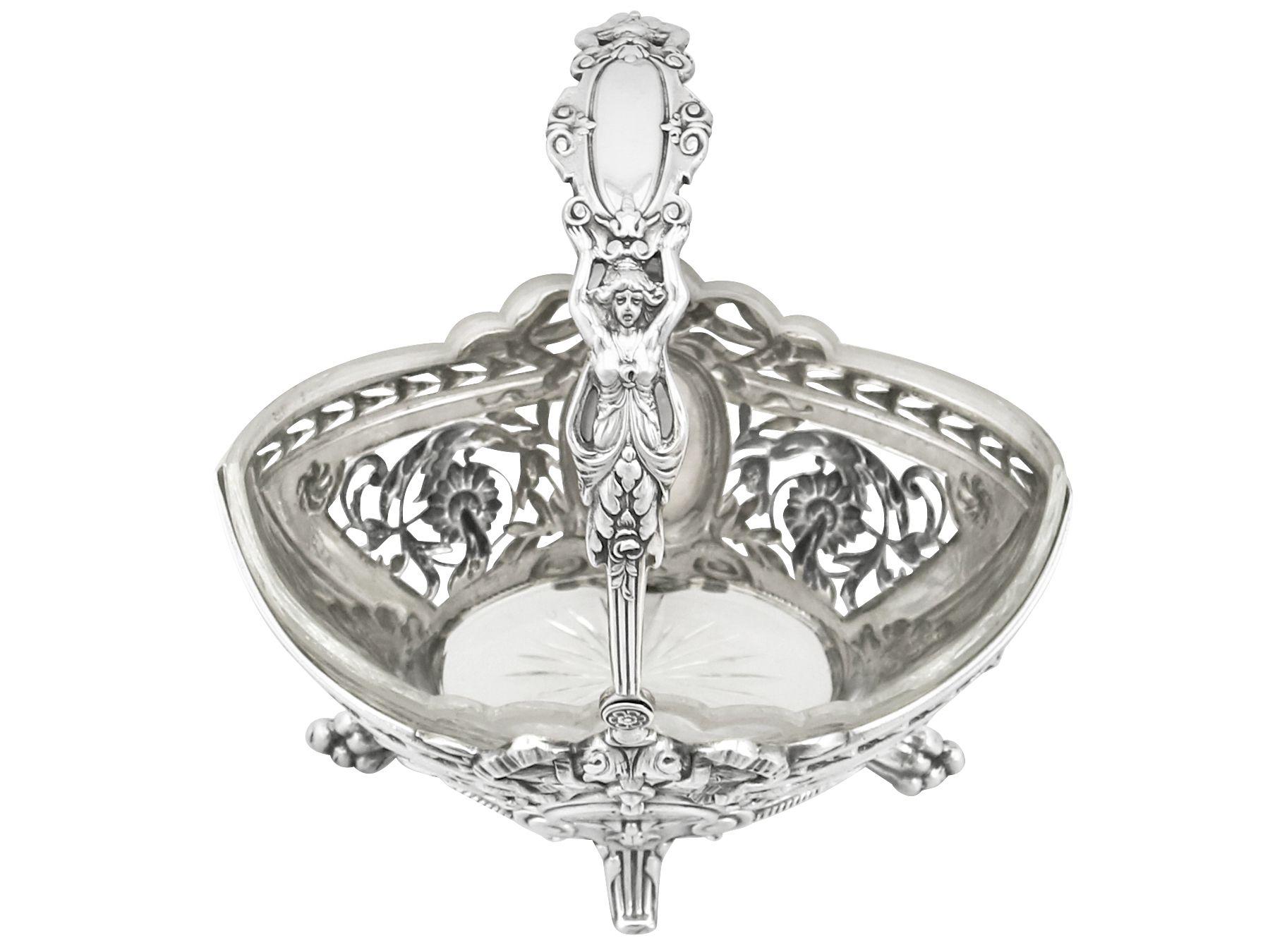 XIXe siècle Panier Bon Bon en argent sterling de l'époque victorienne en vente