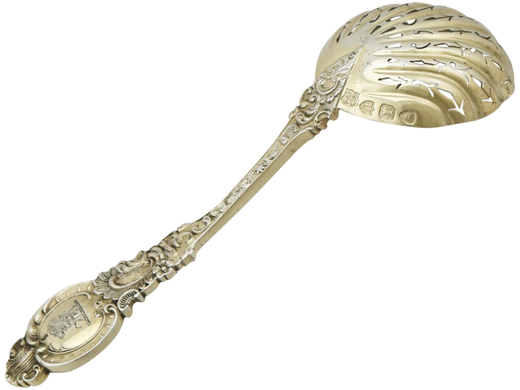 1890s Victorian Sterling Silver Gilt Sugar Sifter Spoon and Bowl For Sale 2