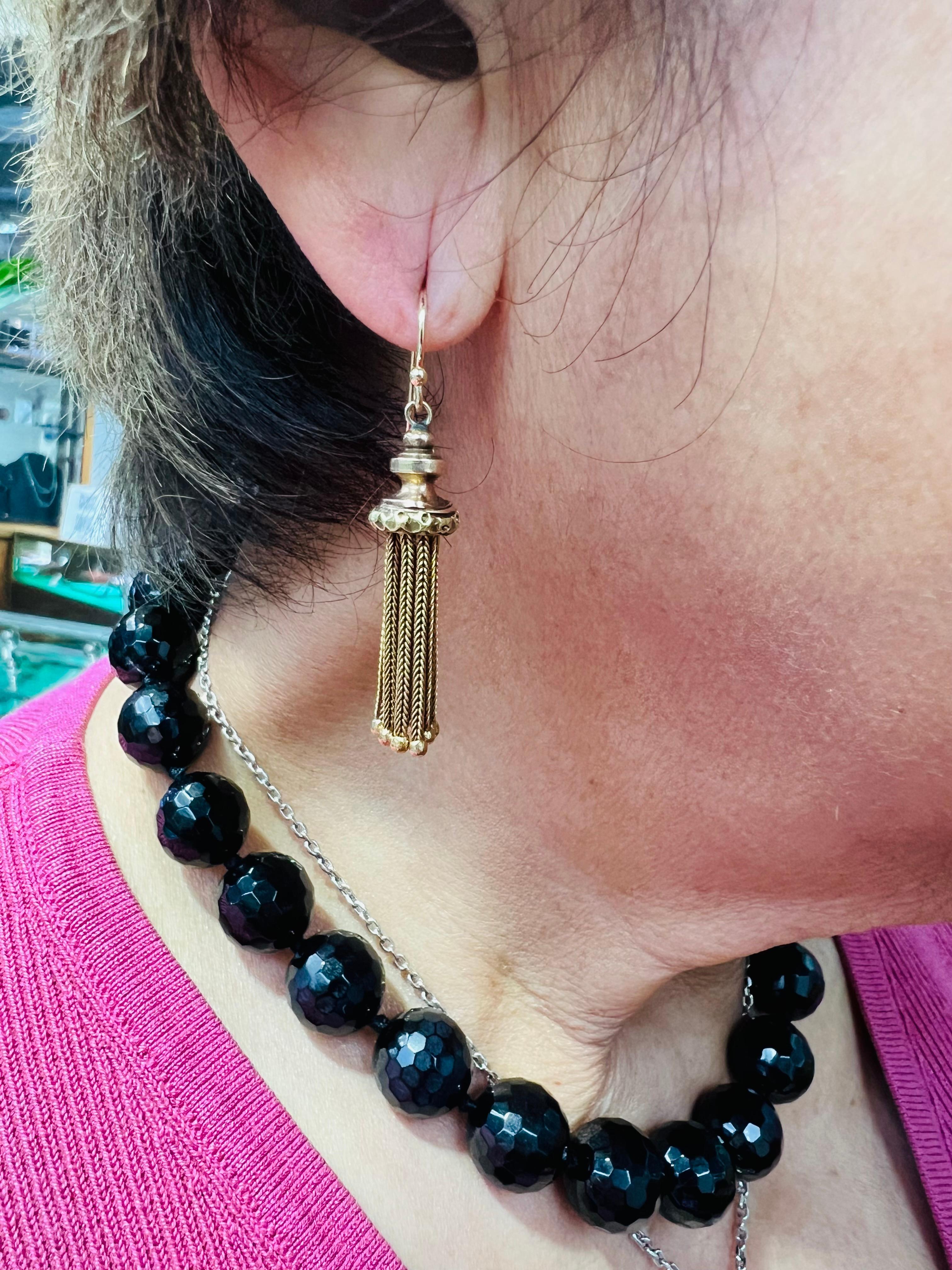 1890s Victorian Tassle Dangle Earrings 14k Yellow Gold In Good Condition For Sale In Los Angeles, CA