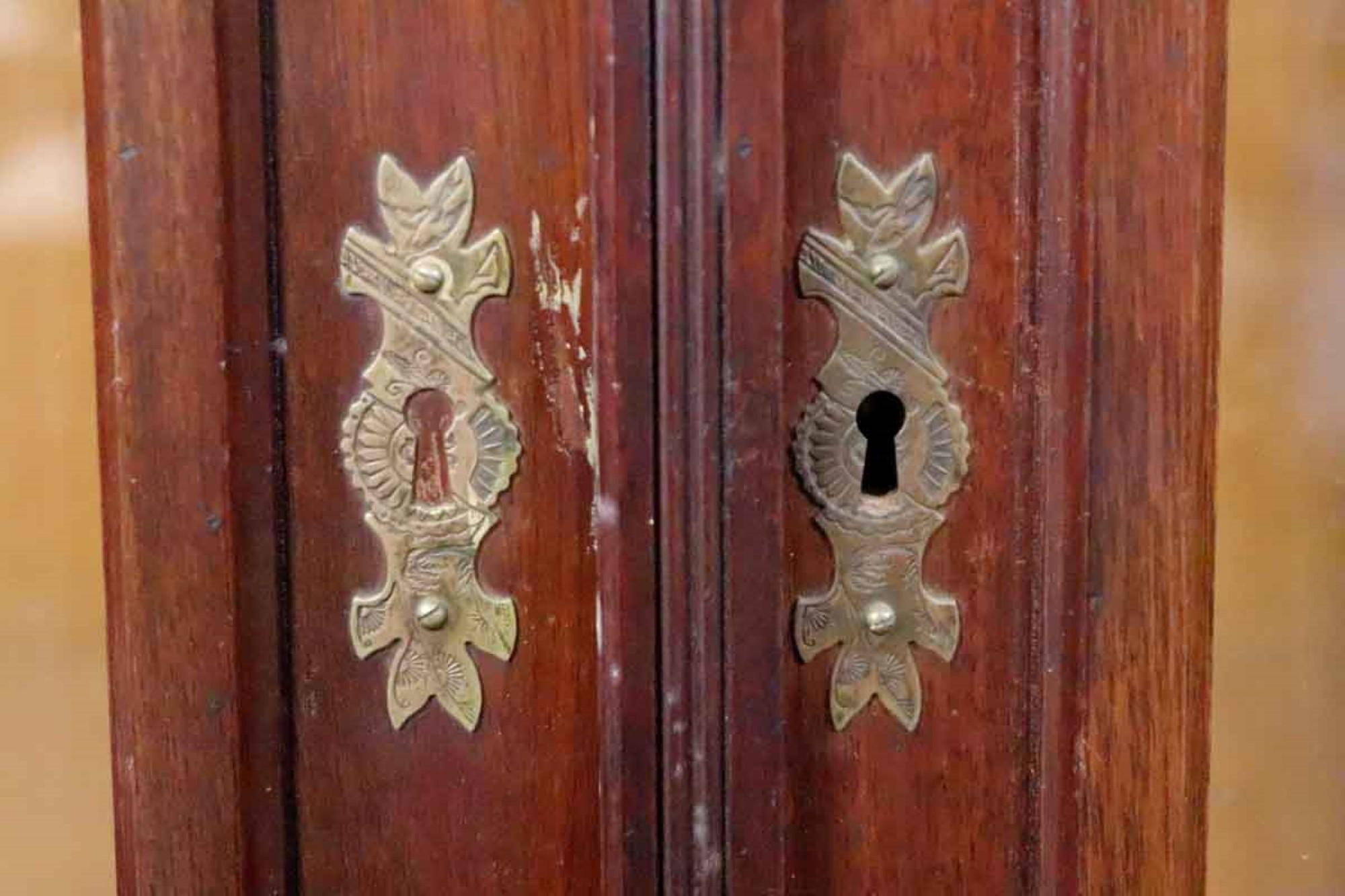 Librería victoriana de nogal de 1890 con cinco estantes regulables y puertas de cristal Vidrio