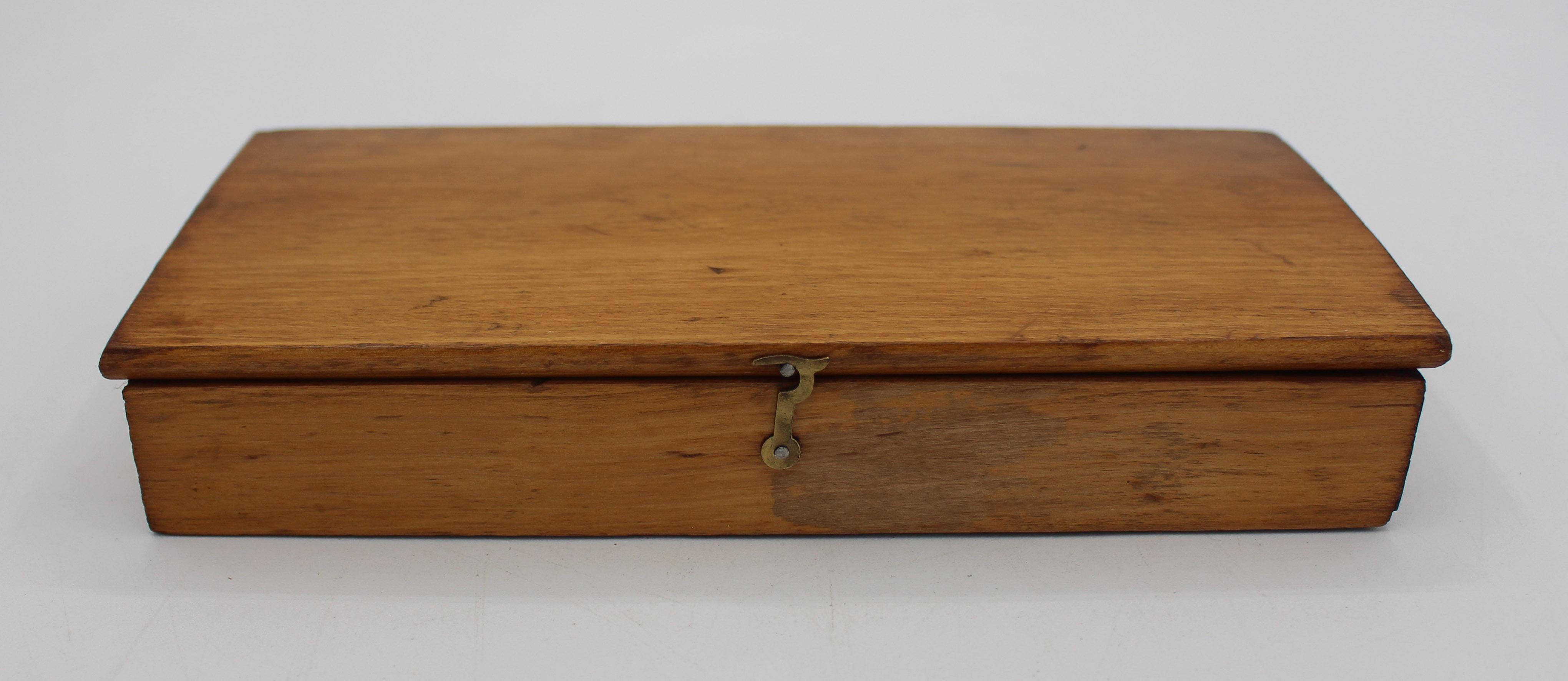 Victorian 1890s W & T Avery Gold Weighing Scales in Box For Sale