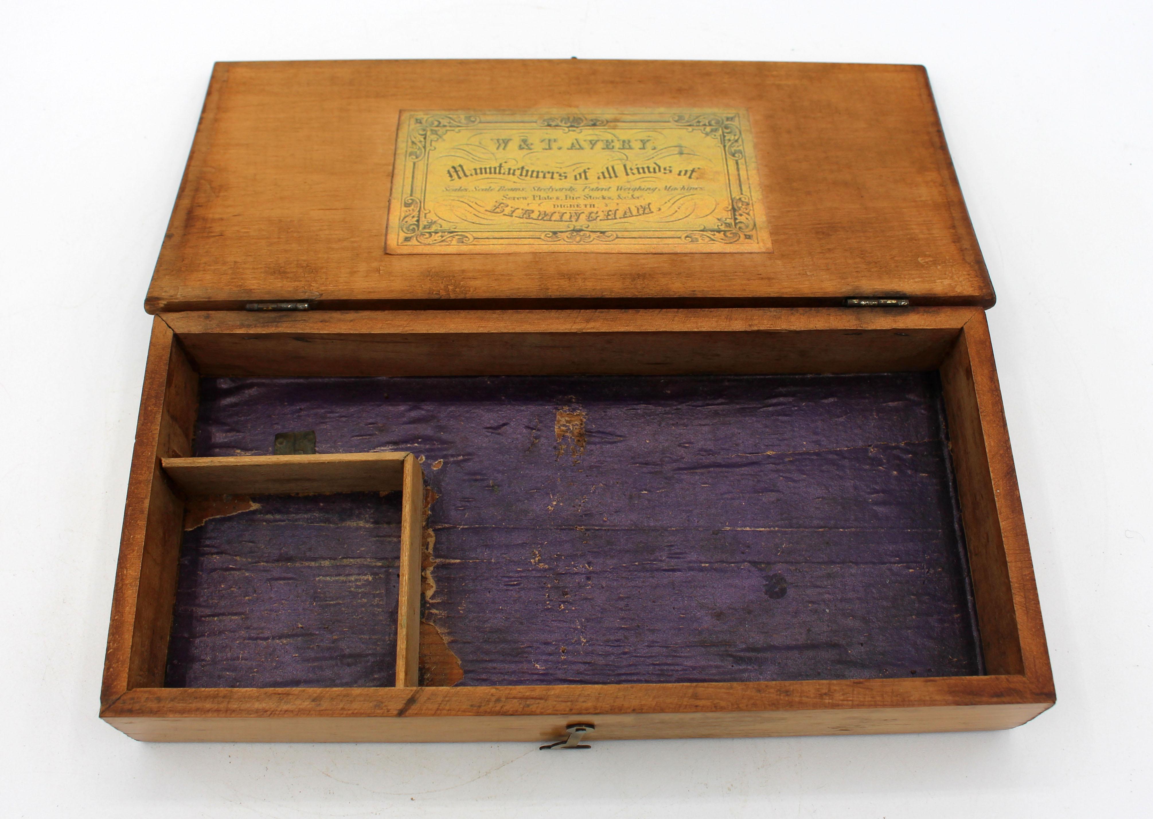 17th Century 1890s W & T Avery Gold Weighing Scales in Box For Sale