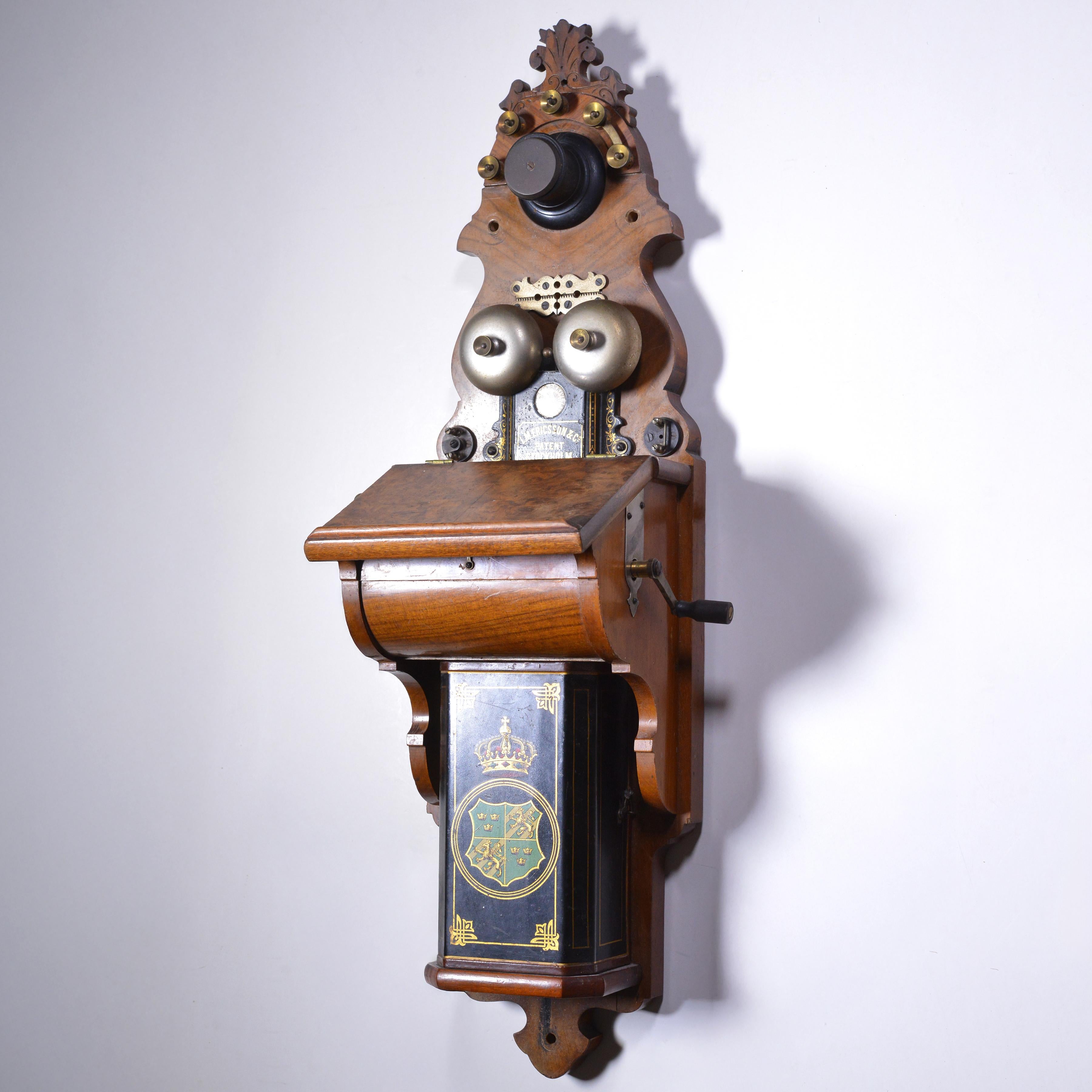Victorien 1891 Antique LM Ericsson Swedish Victorian Walnut Wall Telephone Crank Magneto en vente