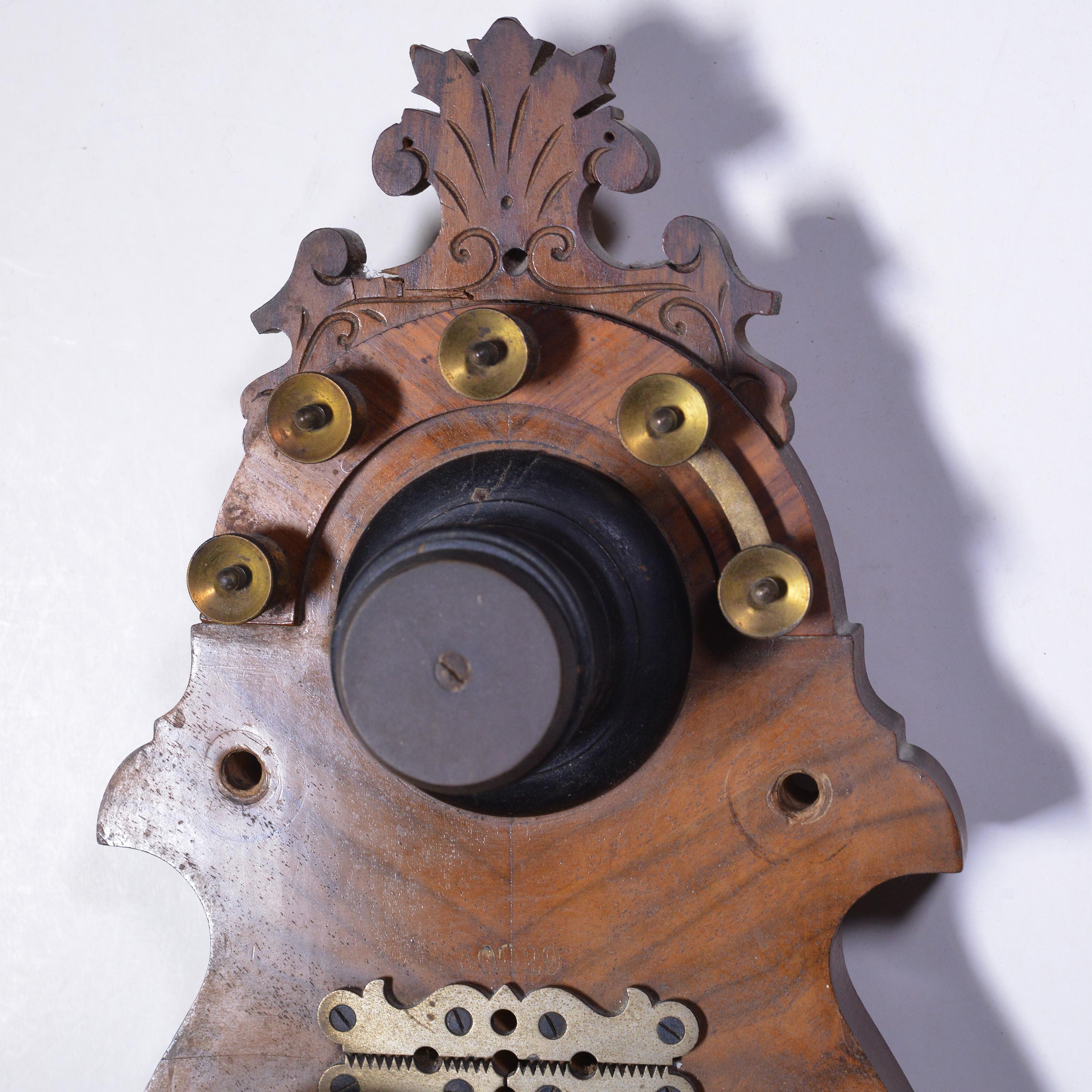 Sculpté à la main 1891 Antique LM Ericsson Swedish Victorian Walnut Wall Telephone Crank Magneto en vente