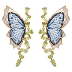 Pendientes de ágata tallada a mano 18,91 quilates mariposa peridoto diamante oro
