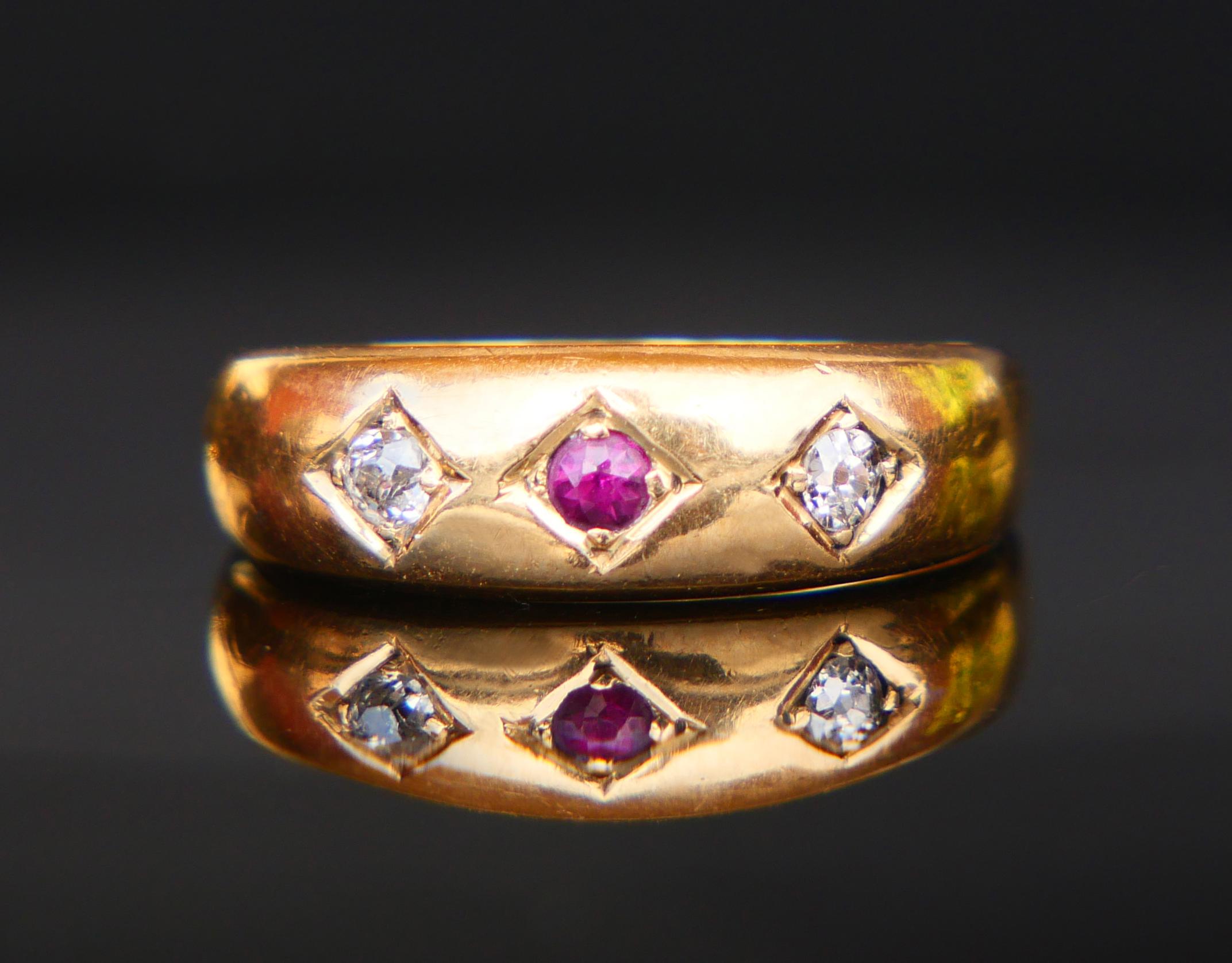 1892 British Three Stones Ring Ruby Diamonds solid 18K Gold / Ø US6 / 2gr en vente 1