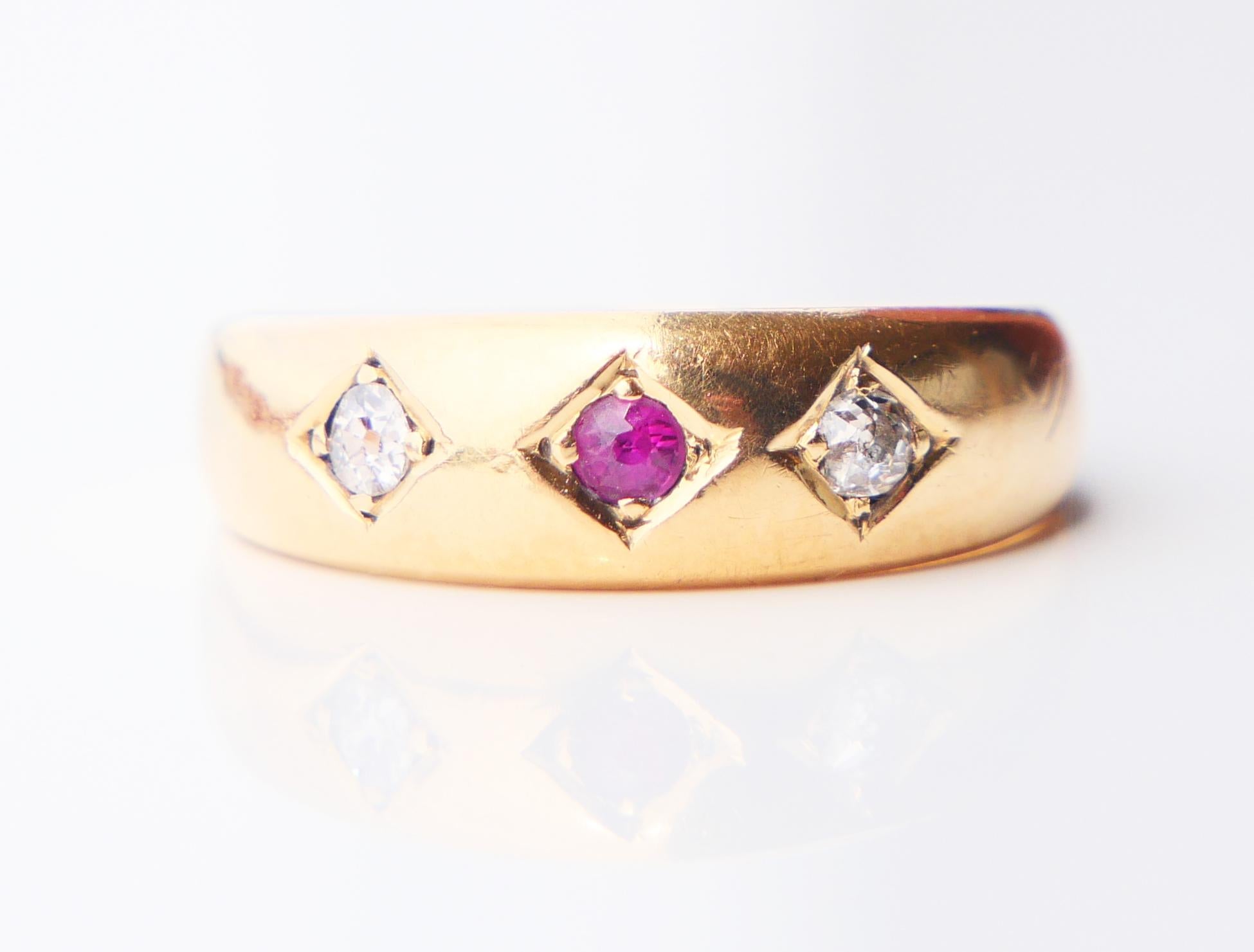 1892 British Three Stones Ring Ruby Diamonds solid 18K Gold / Ø US6 / 2gr en vente 4