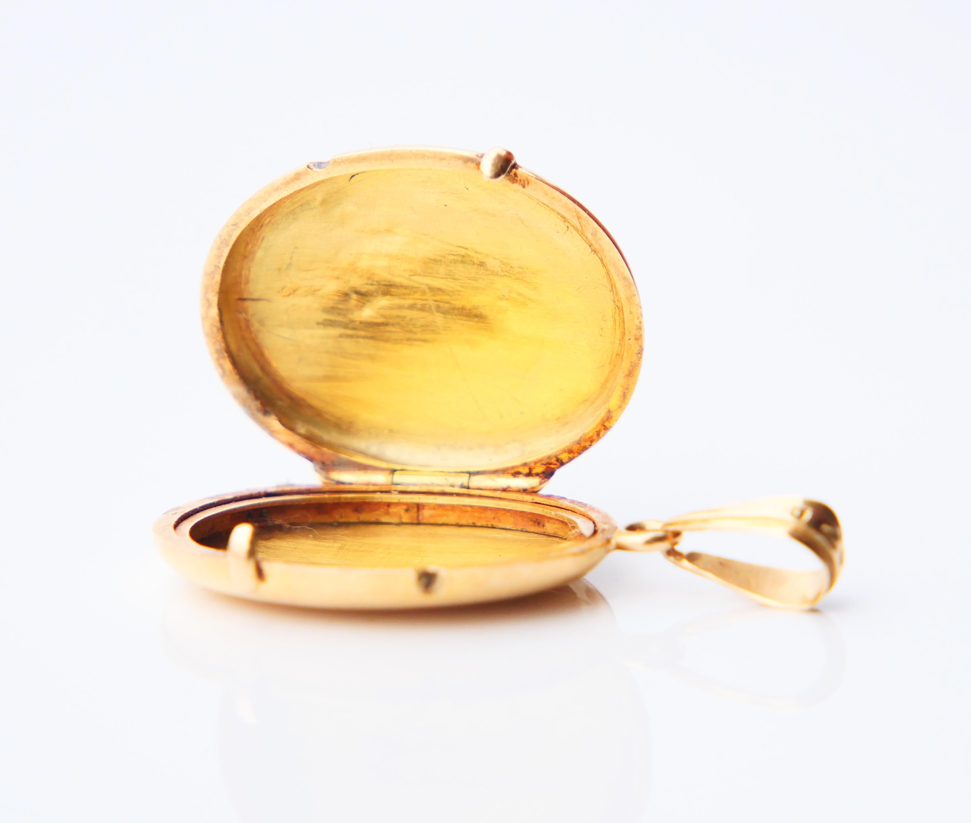 1892 Nordic Locket Pendant solid 18K Gold / 4.5gr For Sale 6