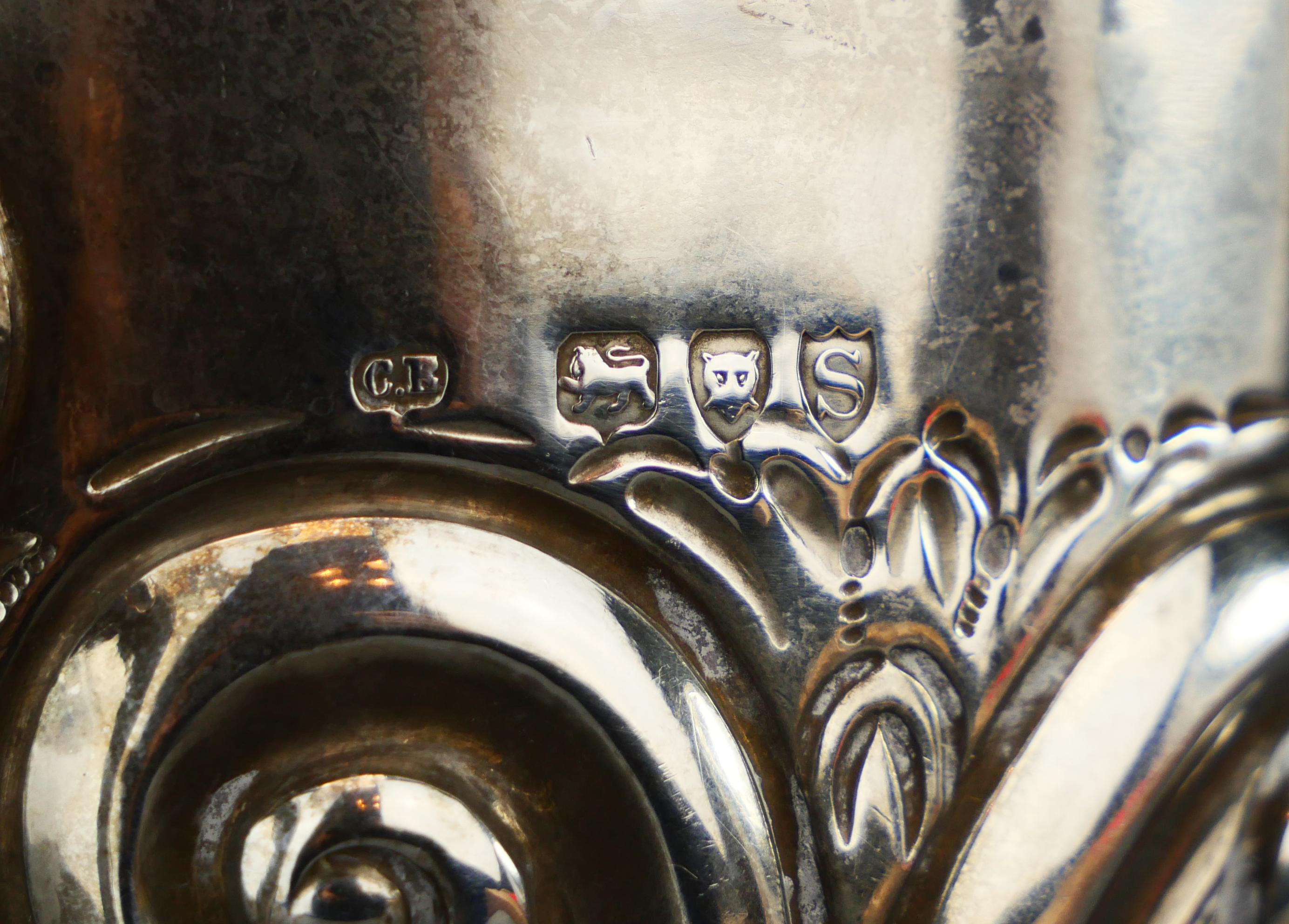 Coppa Vittoriana Britannica del 1893  Tazza in argento massiccio / 177 gr in vendita 6