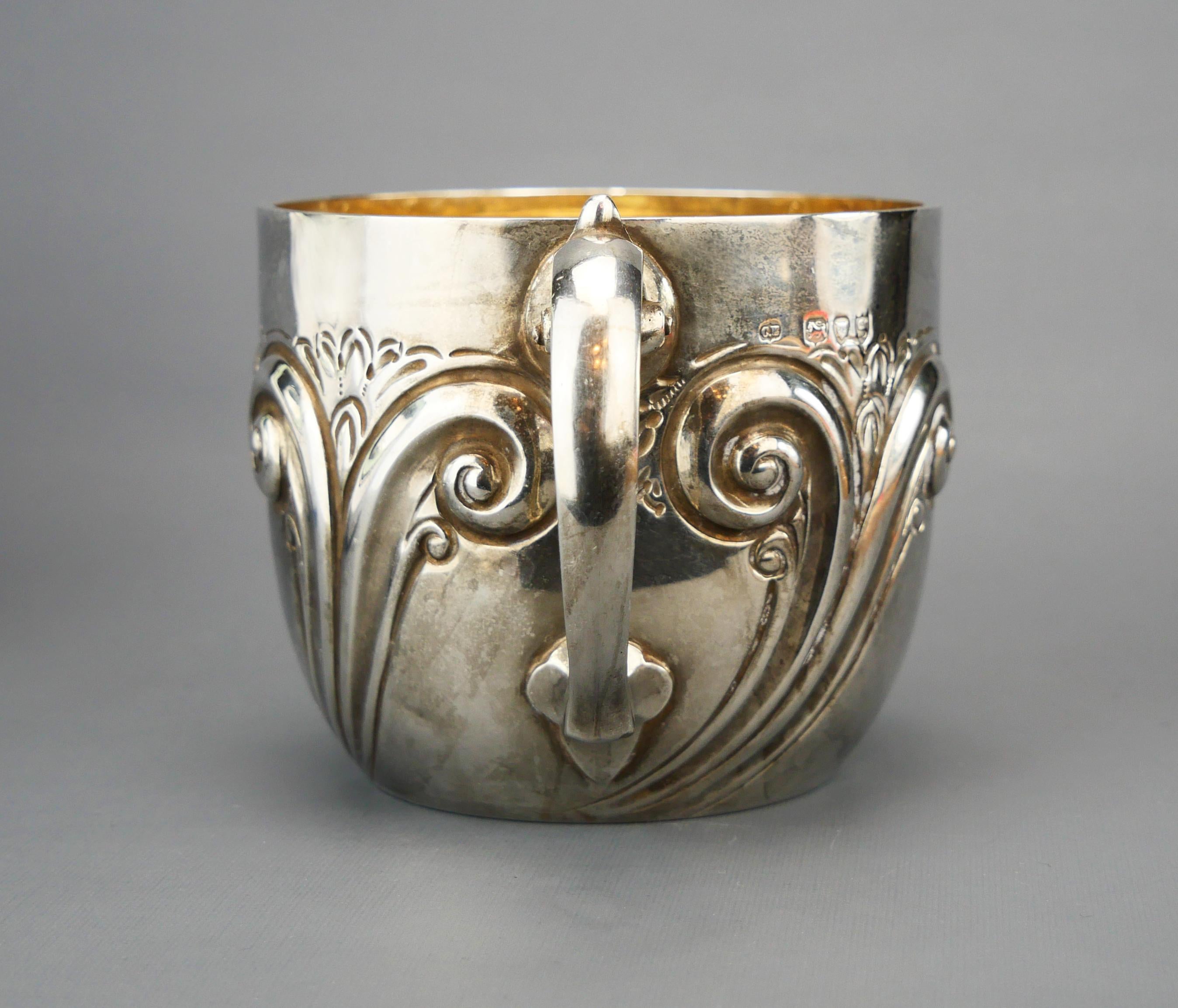 Vittoriano Coppa Vittoriana Britannica del 1893  Tazza in argento massiccio / 177 gr in vendita