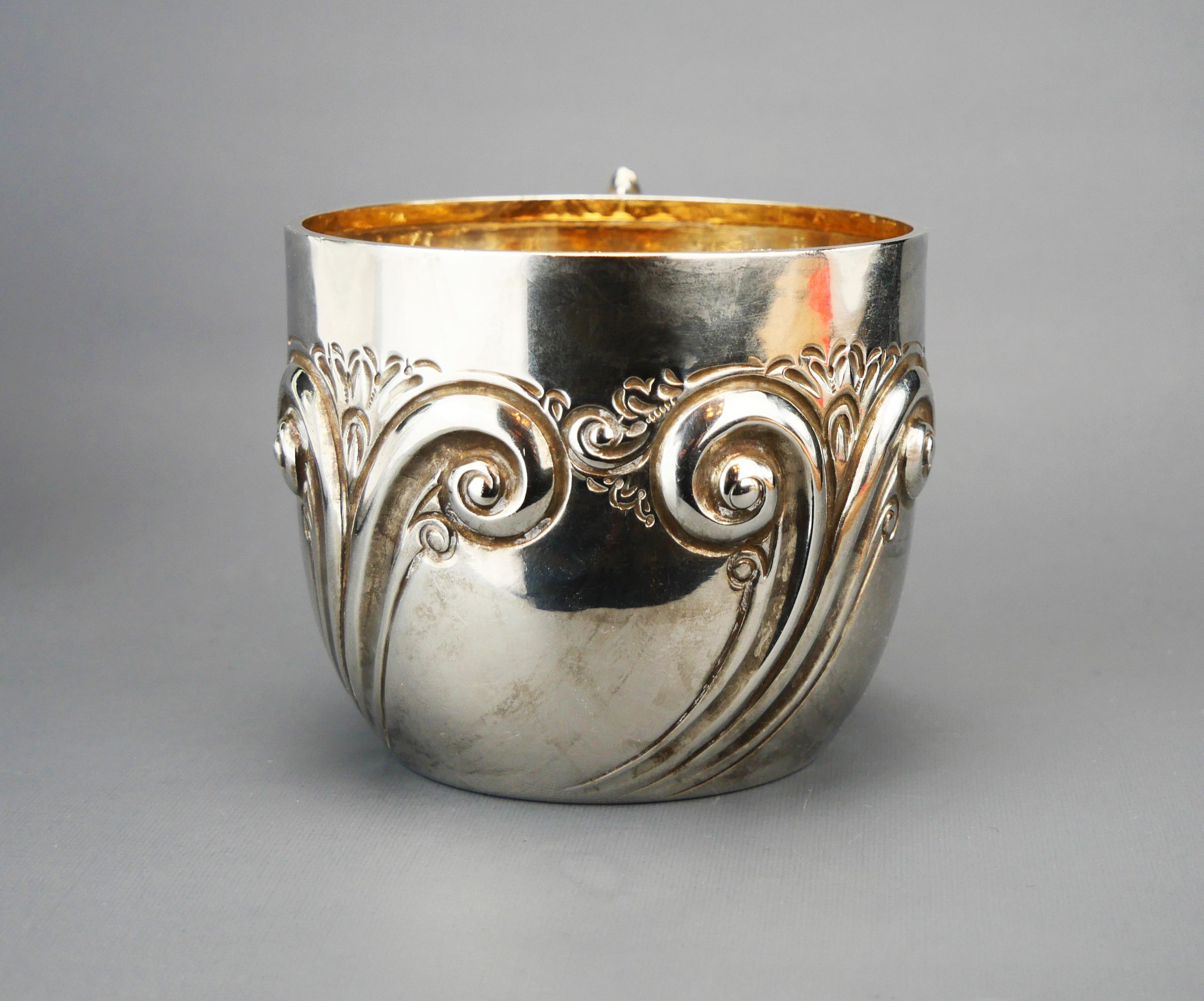 Coppa Vittoriana Britannica del 1893  Tazza in argento massiccio / 177 gr in vendita 1