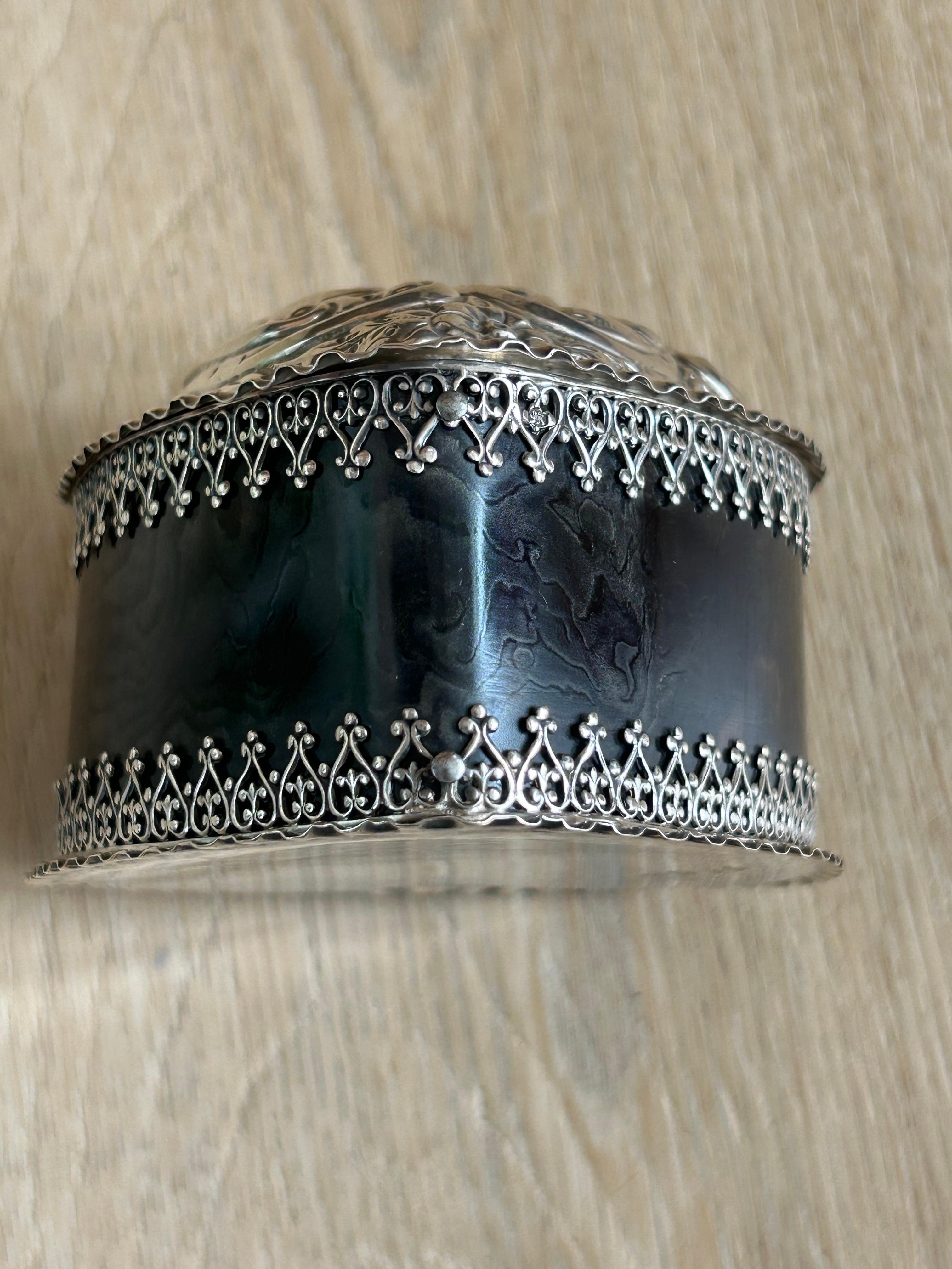 1893 Silver And Tortoiseshell Heart Shaped Box For Sale 4