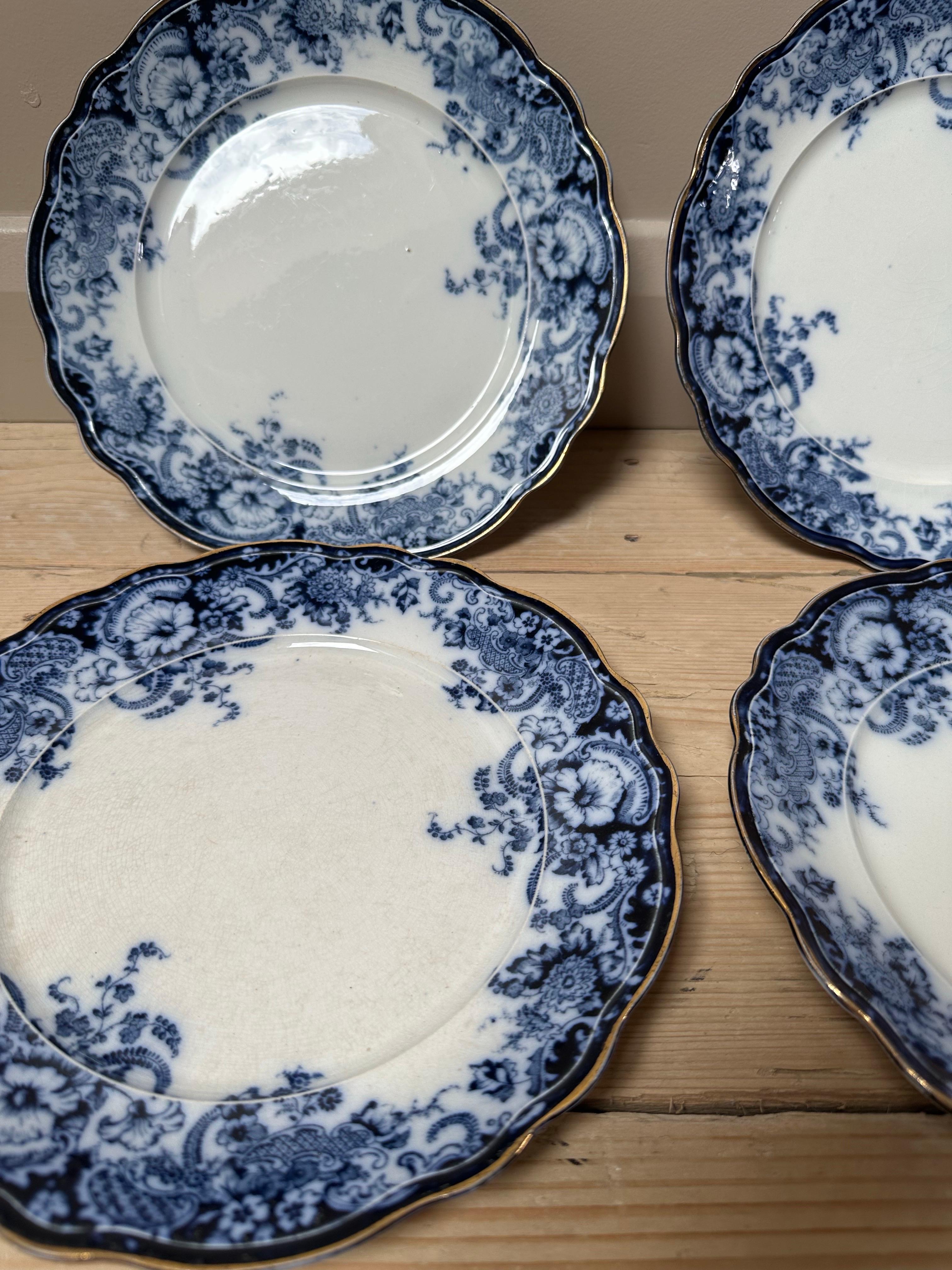 1894 Mikado-Porzellan, Knochenporzellan, blau-weißer Goldrand, Satz von 4 Speisetellern im Angebot 7