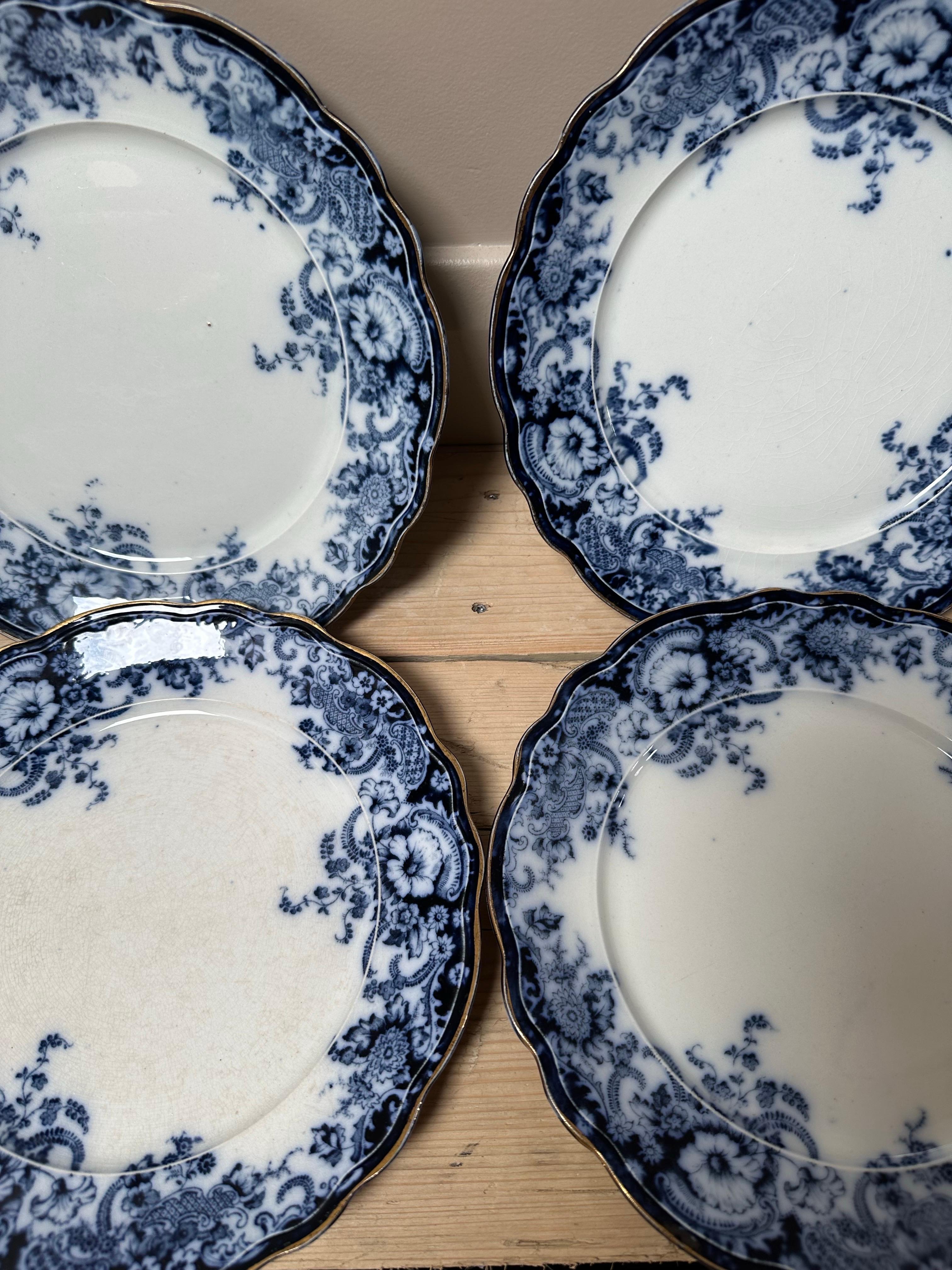 1894 Mikado-Porzellan, Knochenporzellan, blau-weißer Goldrand, Satz von 4 Speisetellern im Angebot 8