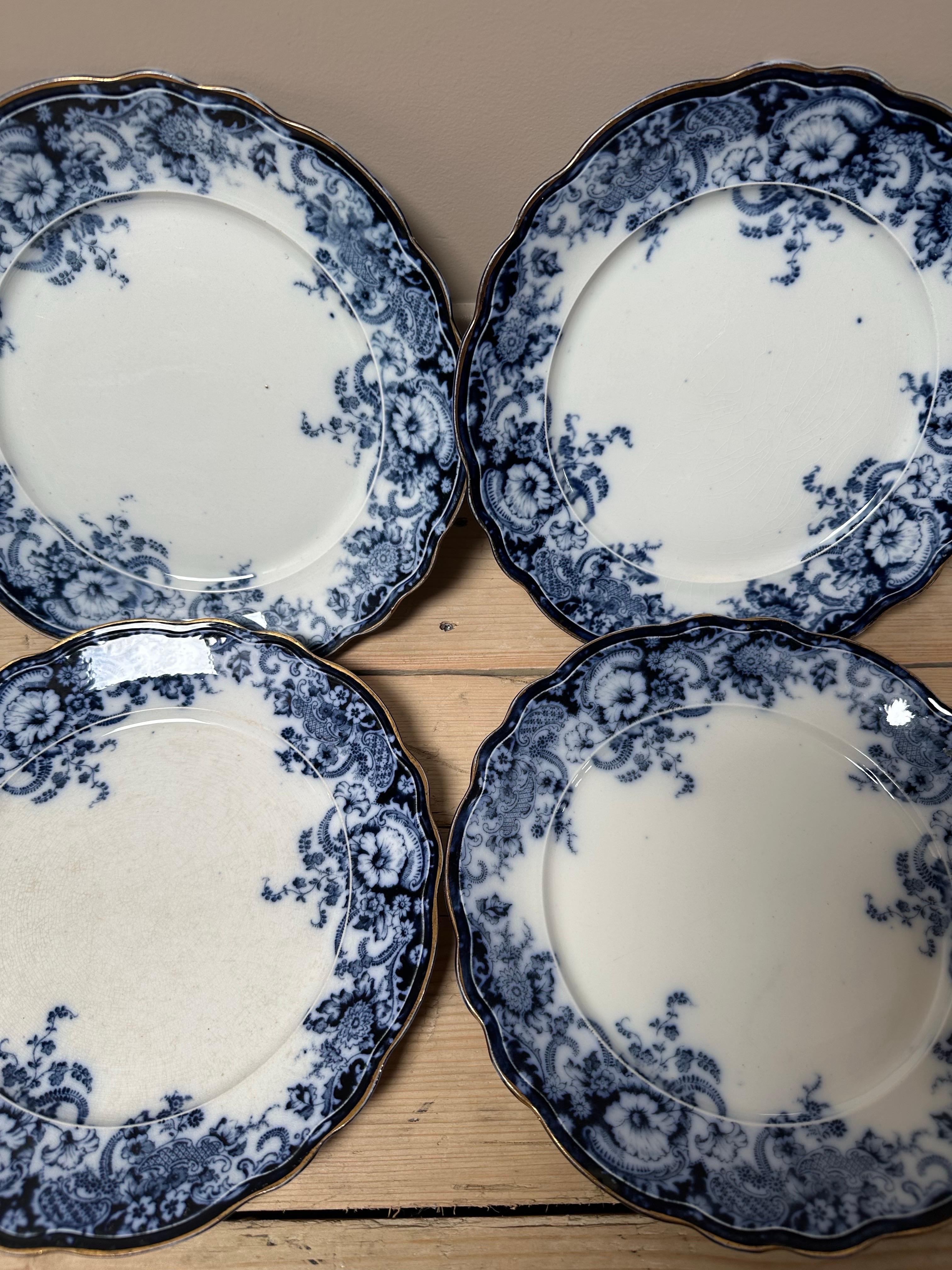 1894 Mikado-Porzellan, Knochenporzellan, blau-weißer Goldrand, Satz von 4 Speisetellern im Angebot 13