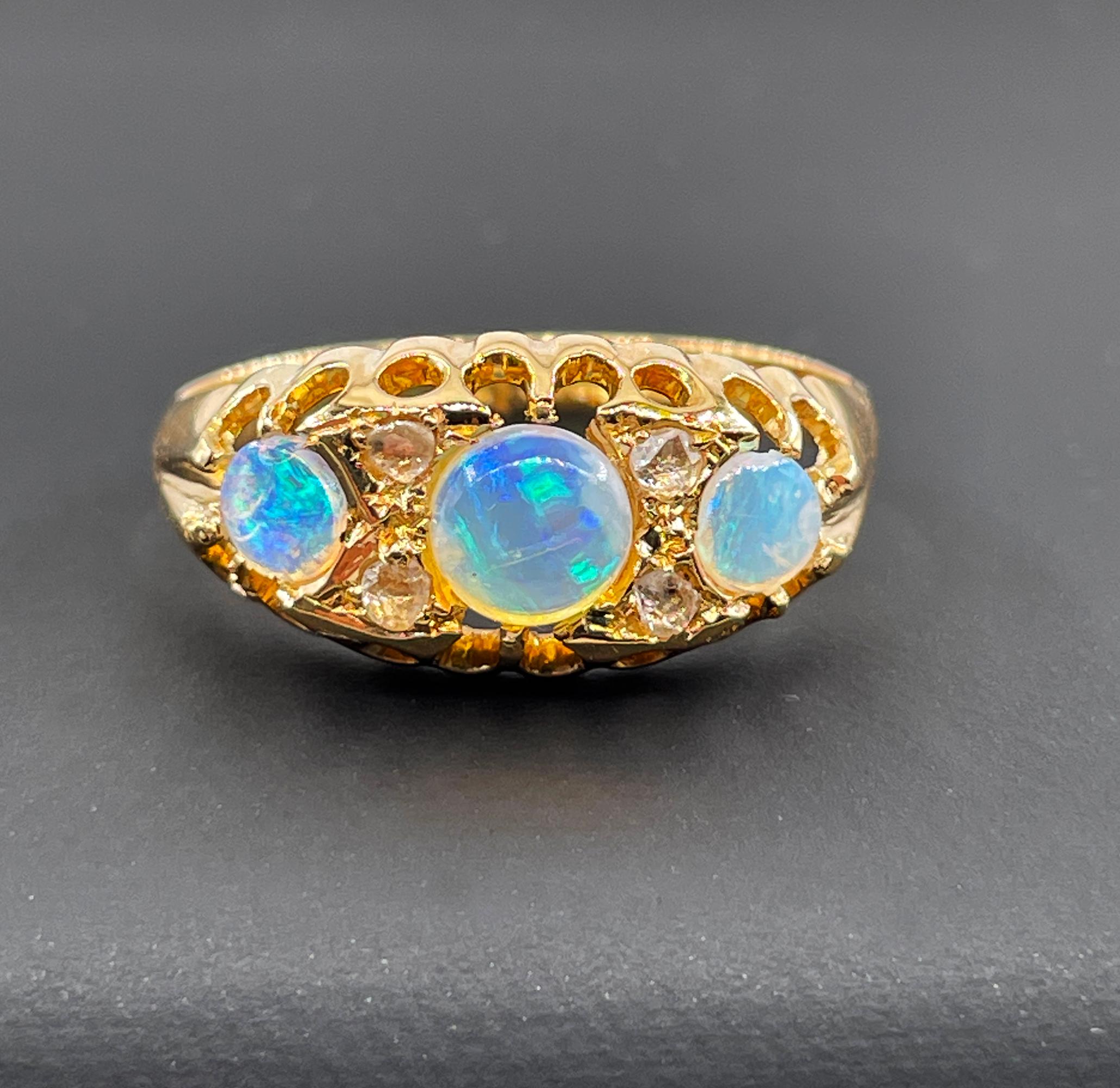 Alliance d'anniversaire de mariage victorienne en or 18 carats avec opale ancienne et diamants, 1894 Bon état à New York, NY
