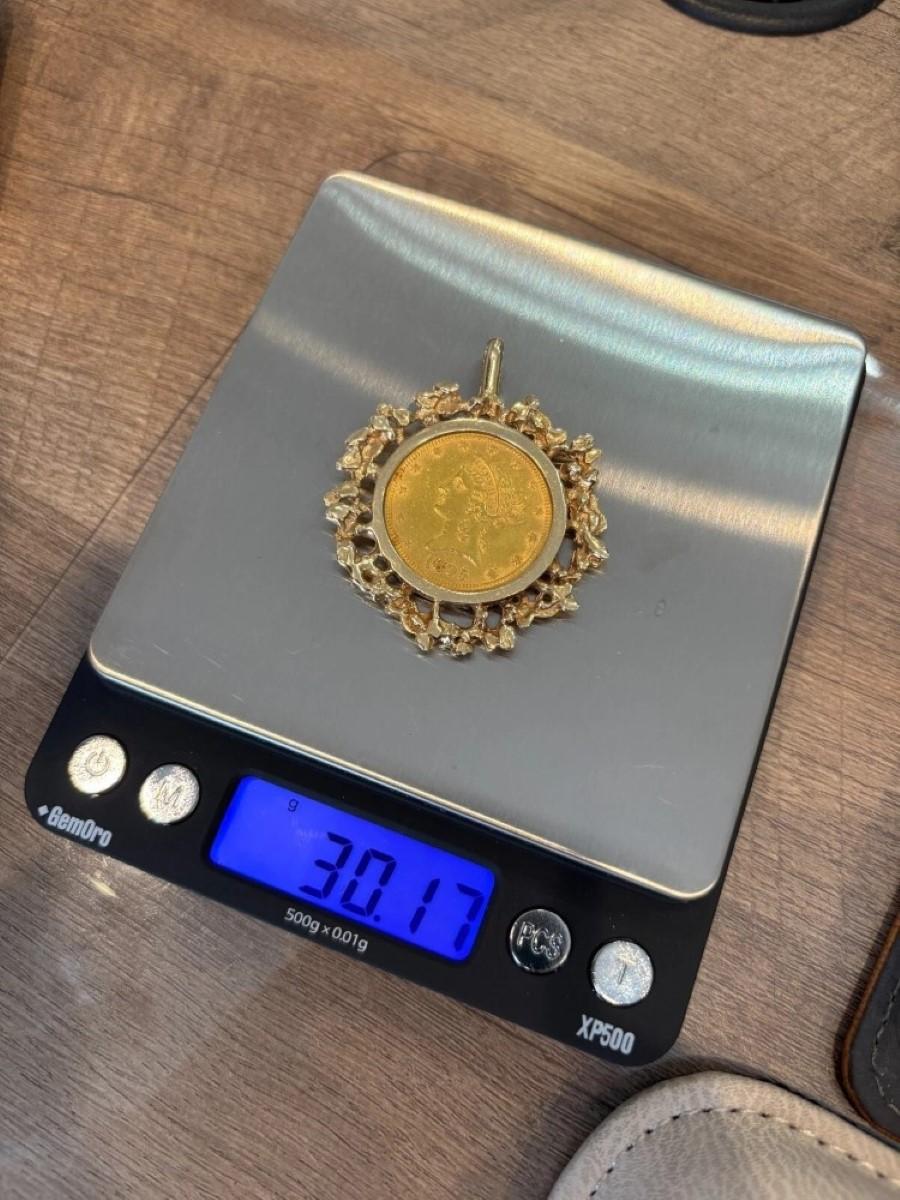 Nugget Style 14K Gold 1895 10 Dollar Liberty Head Eagle Gold Coin Pendant For Sale 6