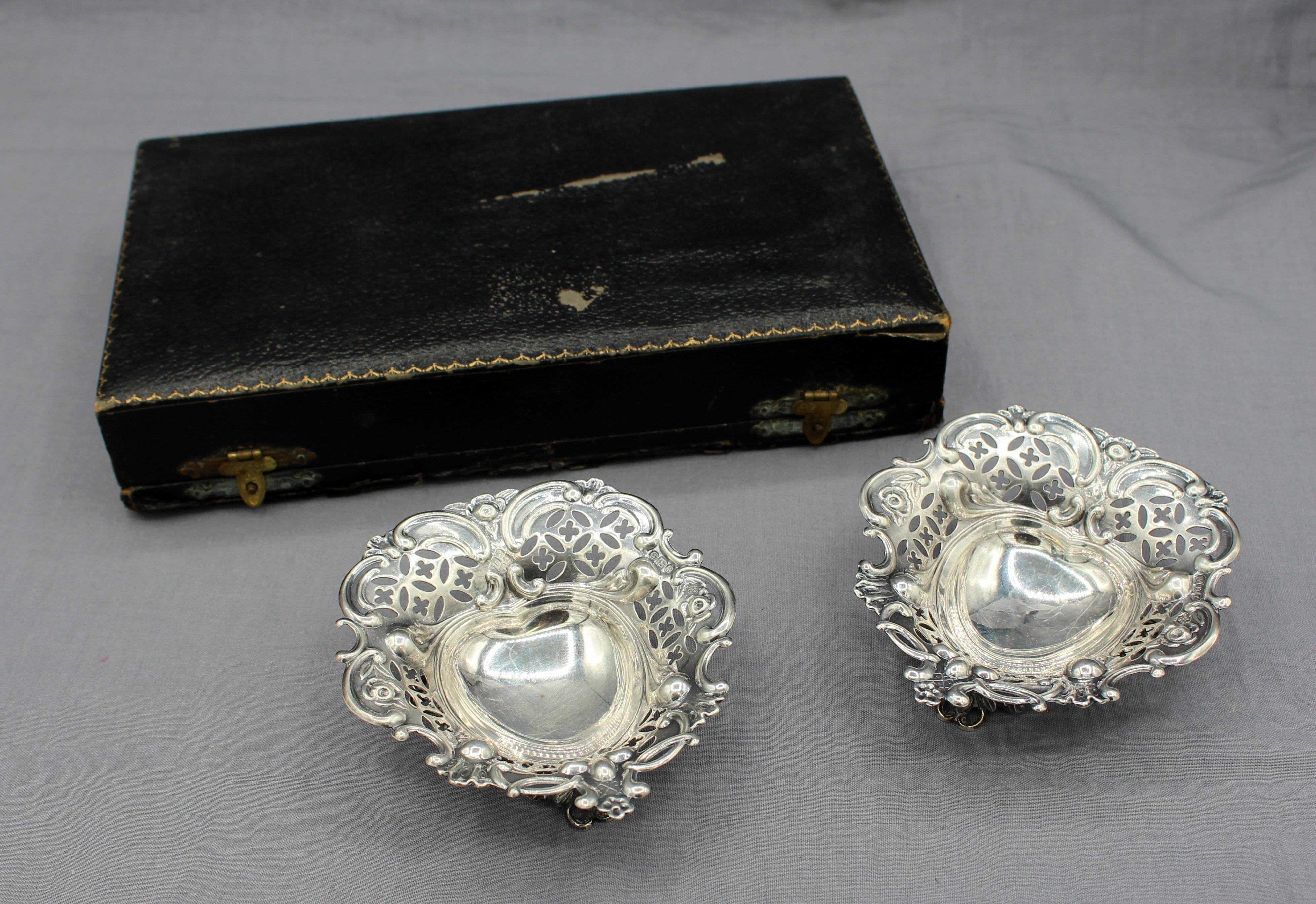 1895 Pair of English Sterling Silver Heart Shaped Dishes For Sale