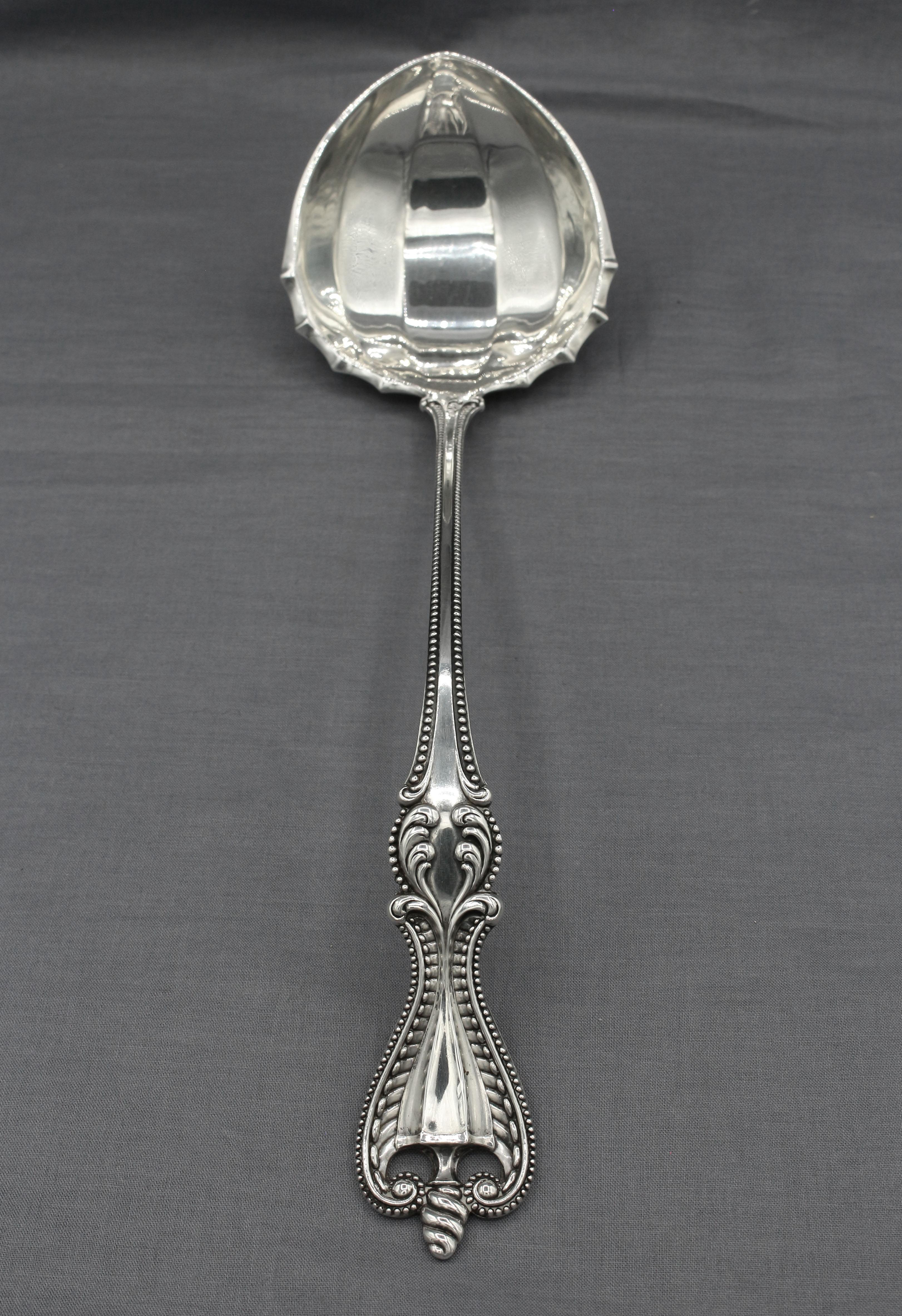 Américain Louche à soupe ou à punch Old Colonial en argent sterling de 1895 par Towle en vente