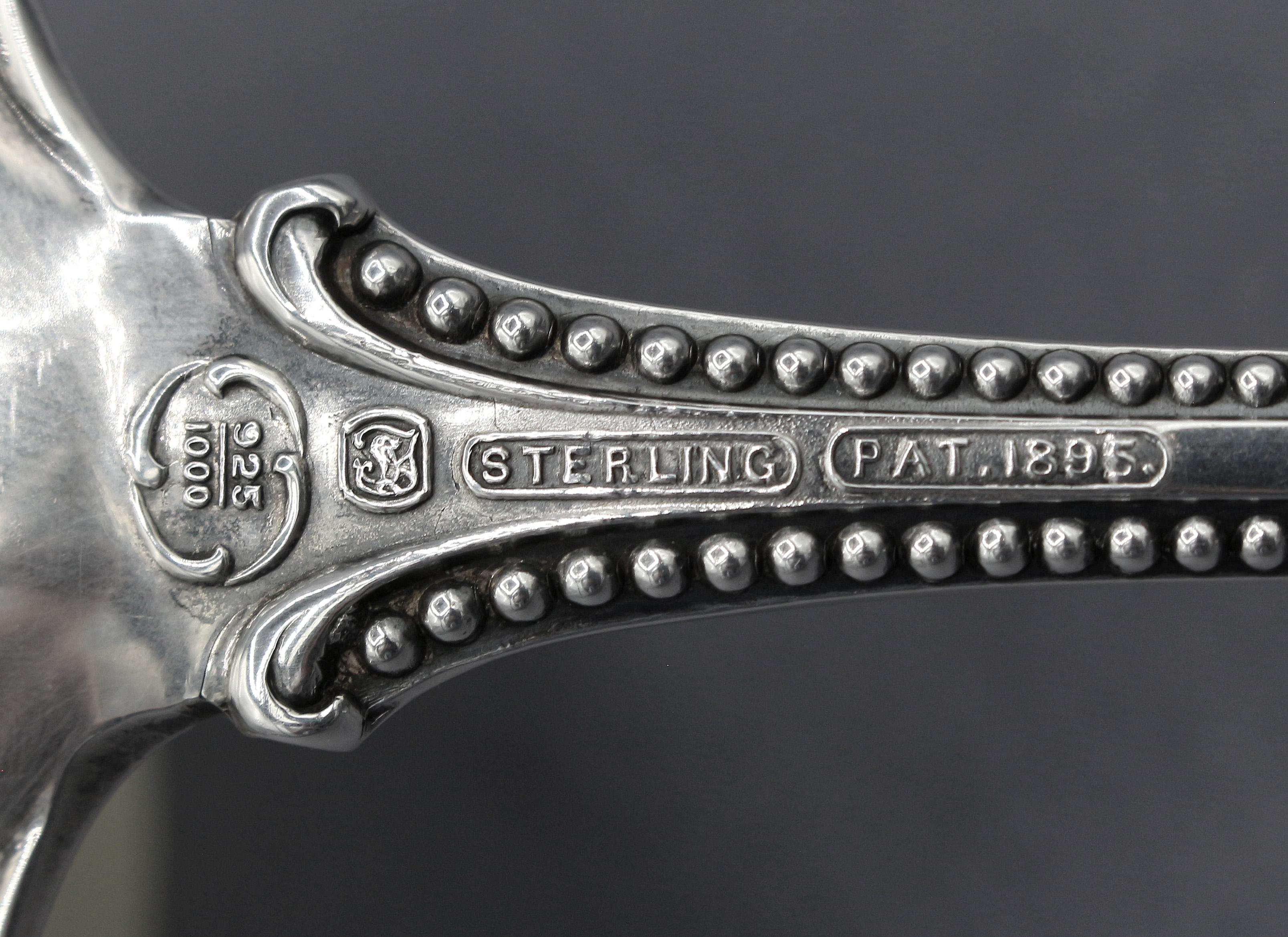 Fin du XIXe siècle Louche à soupe ou à punch Old Colonial en argent sterling de 1895 par Towle en vente