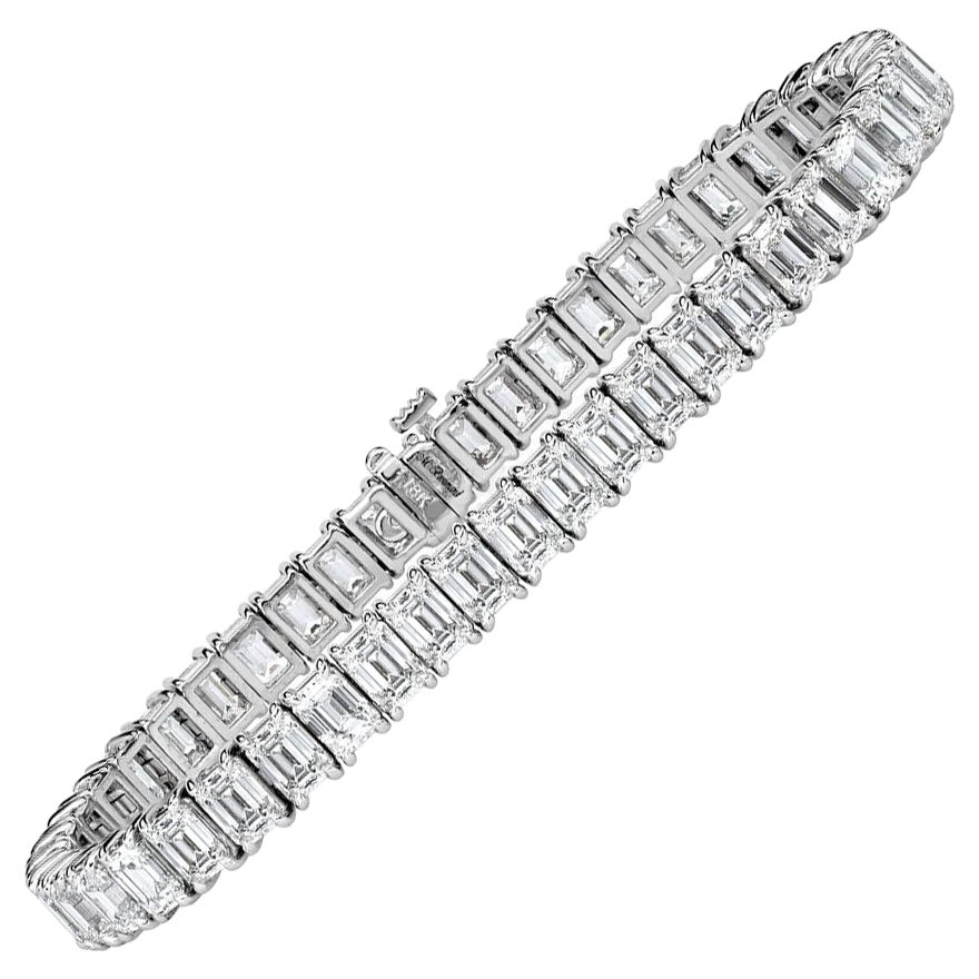 18.95ct Emerald Cut Diamond Tennis Bracelet in 18k White Gold in 7
 For Sale