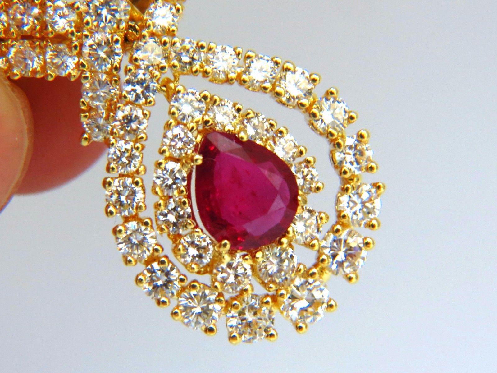 Pendientes colgantes de 18,96 quilates de diamante rojo natural certificado por el GIA 18 quilates Corte oval en venta