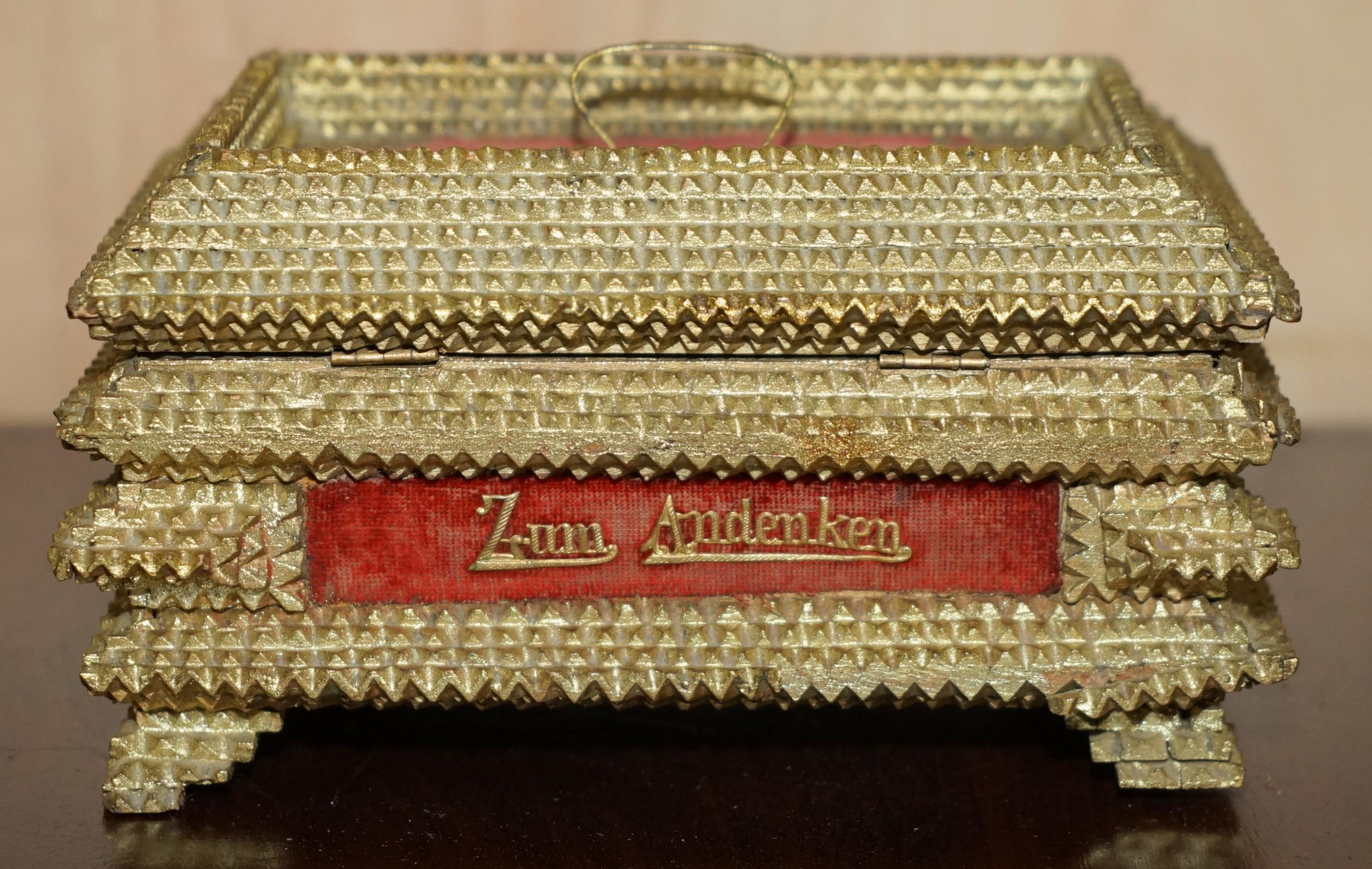 1896 DATED TRAMP ART JEWELLERY BOX ZUM ANDENKEN / IN MEMORY OF JEWELLERY BOx For Sale 6