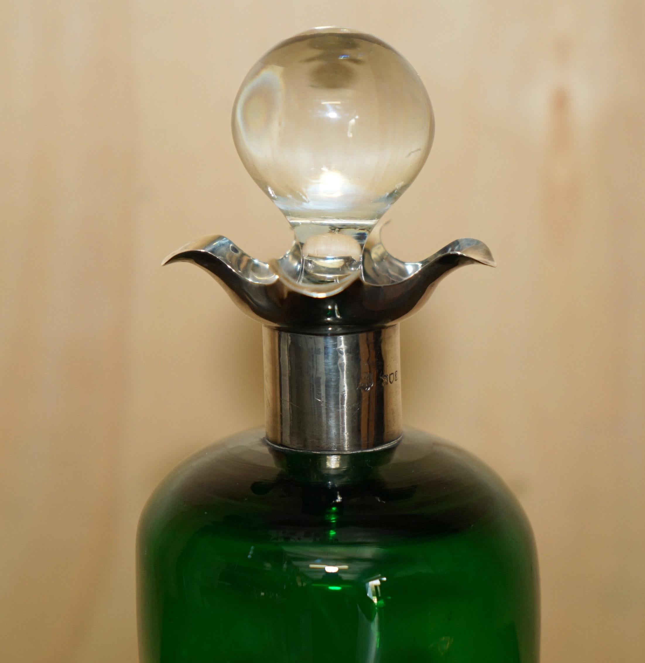 GIBSON & LAWRENCE COLLAR ANTIQUE GREEN WINE PORT DECANTER STERLiNG SILVER COLLAR 1896 en vente 3
