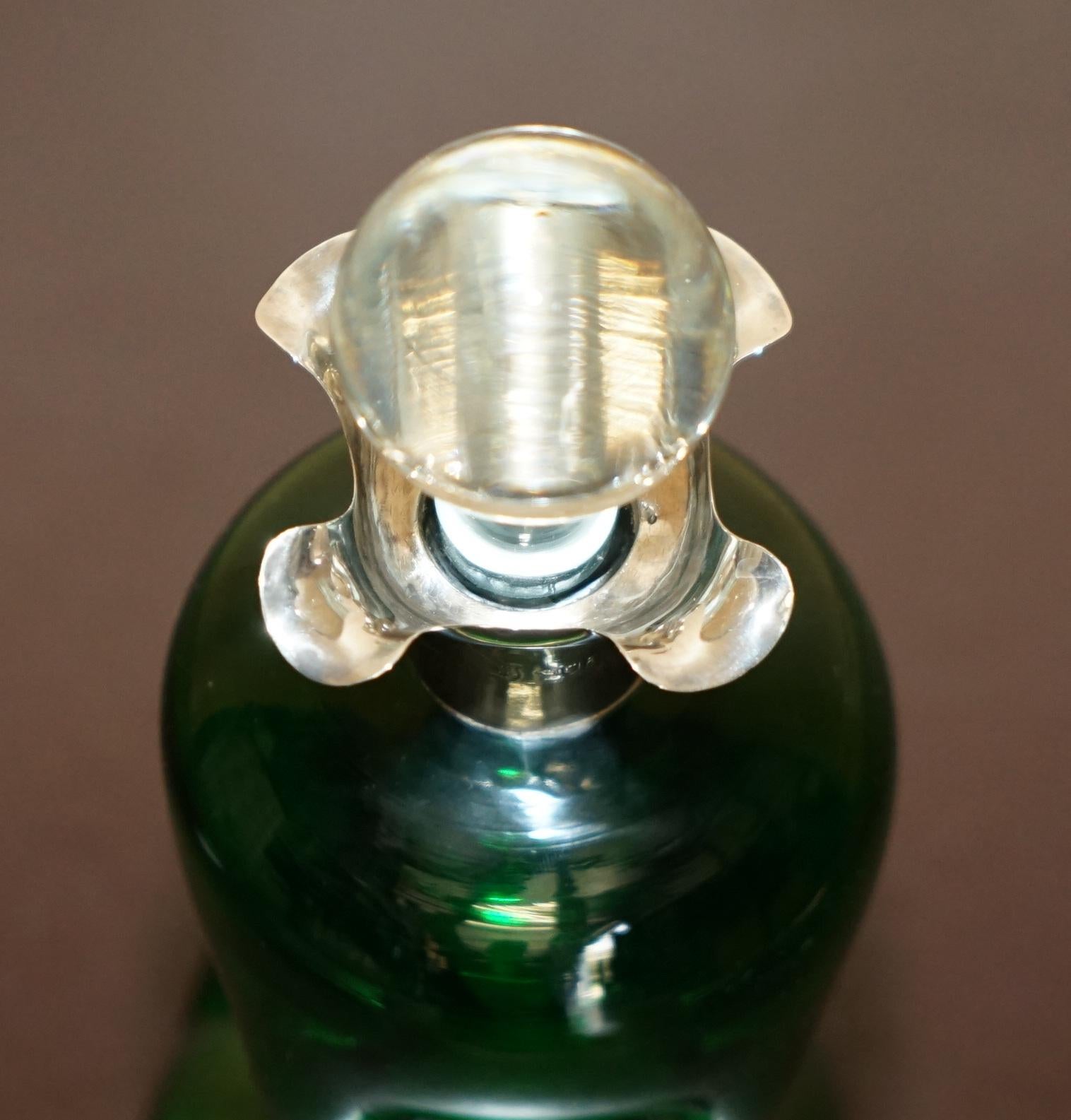GIBSON & LAWRENCE COLLAR ANTIQUE GREEN WINE PORT DECANTER STERLiNG SILVER COLLAR 1896 en vente 5