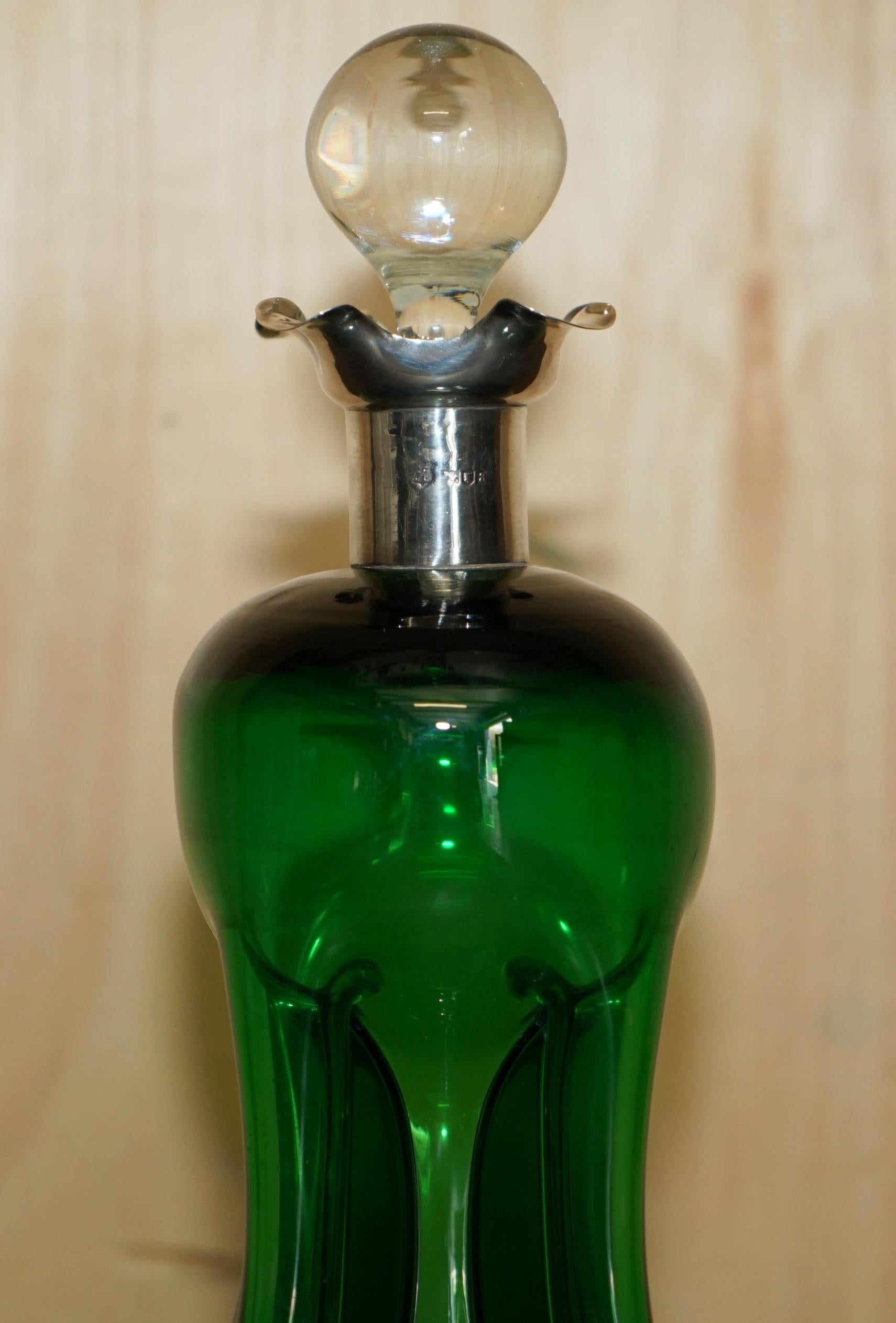 Victorien tardif GIBSON & LAWRENCE COLLAR ANTIQUE GREEN WINE PORT DECANTER STERLiNG SILVER COLLAR 1896 en vente