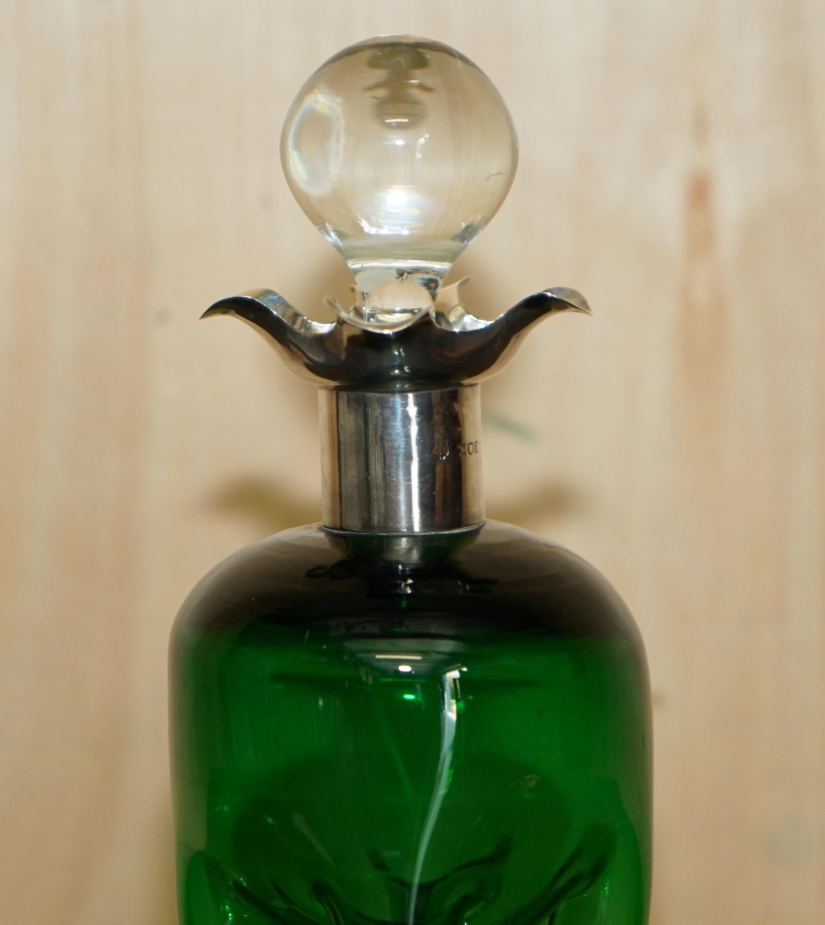 GIBSON & LAWRENCE COLLAR ANTIQUE GREEN WINE PORT DECANTER STERLiNG SILVER COLLAR 1896 en vente 1
