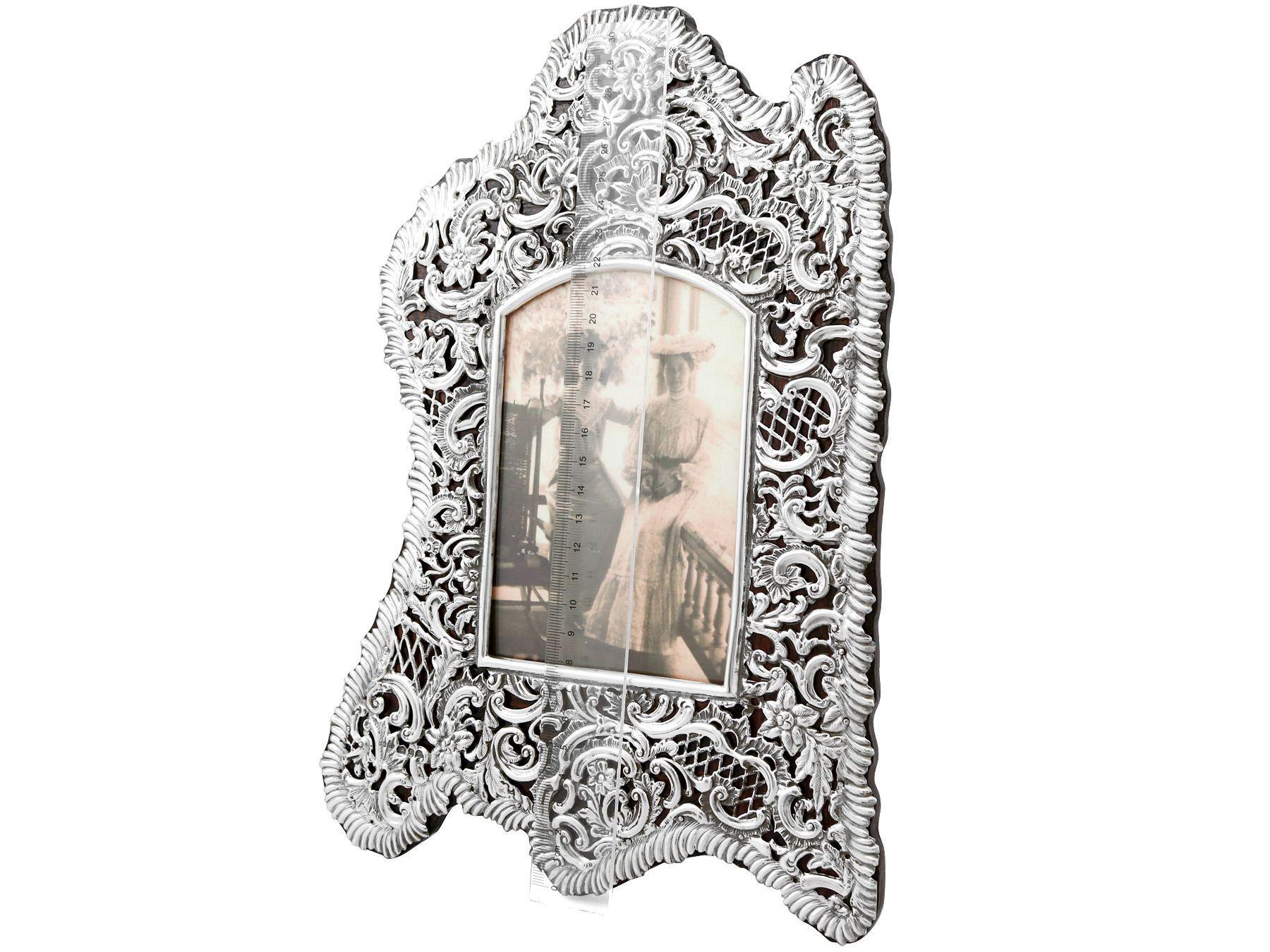 Henry Matthews Victorian English Sterling Silver Photograph Frame For Sale 4