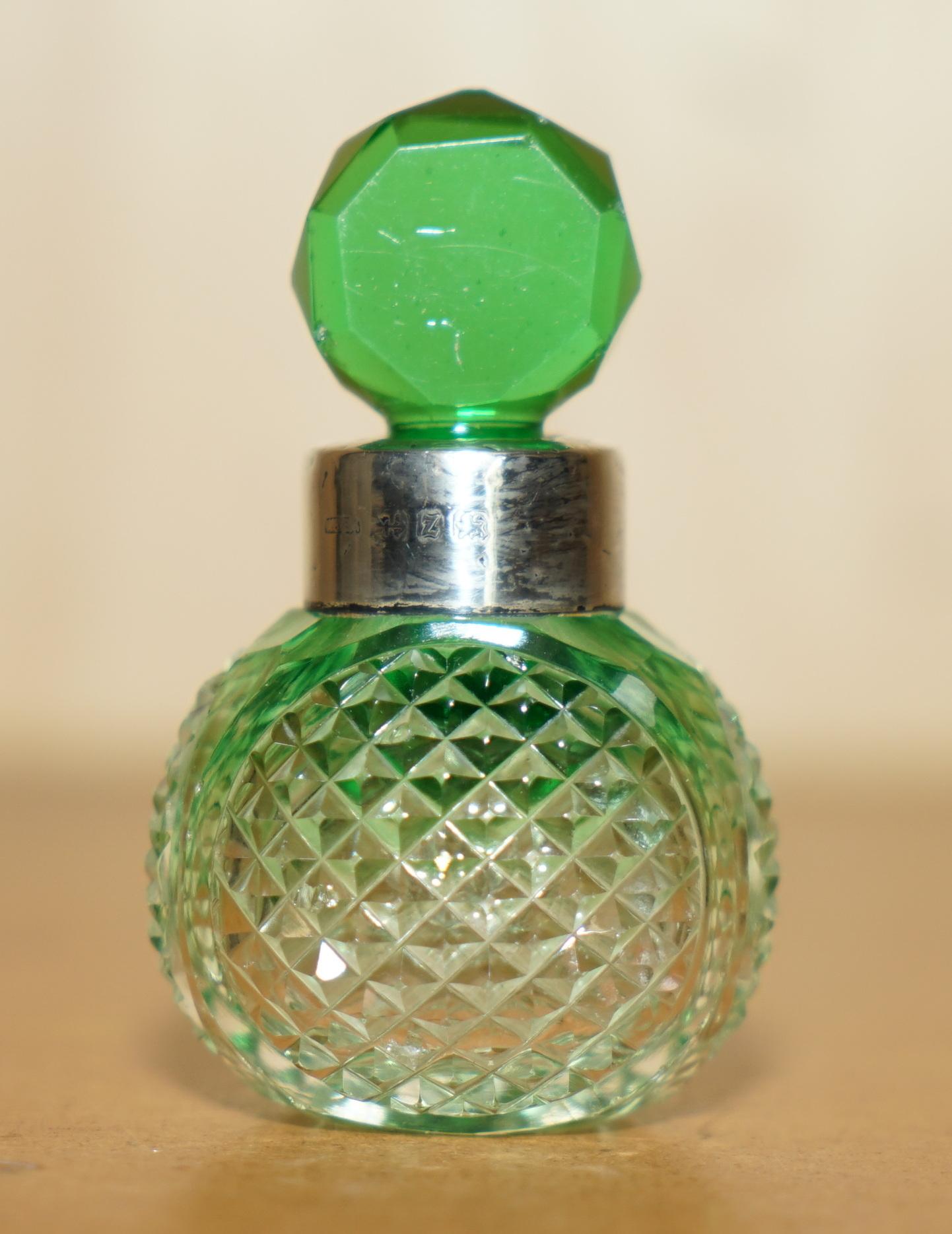 Late Victorian 1899 ANTiQUE STERLING SILVER PERFUME BOTTLE IN CUT GLASS GREEN & CLEAR CRYSTAL For Sale