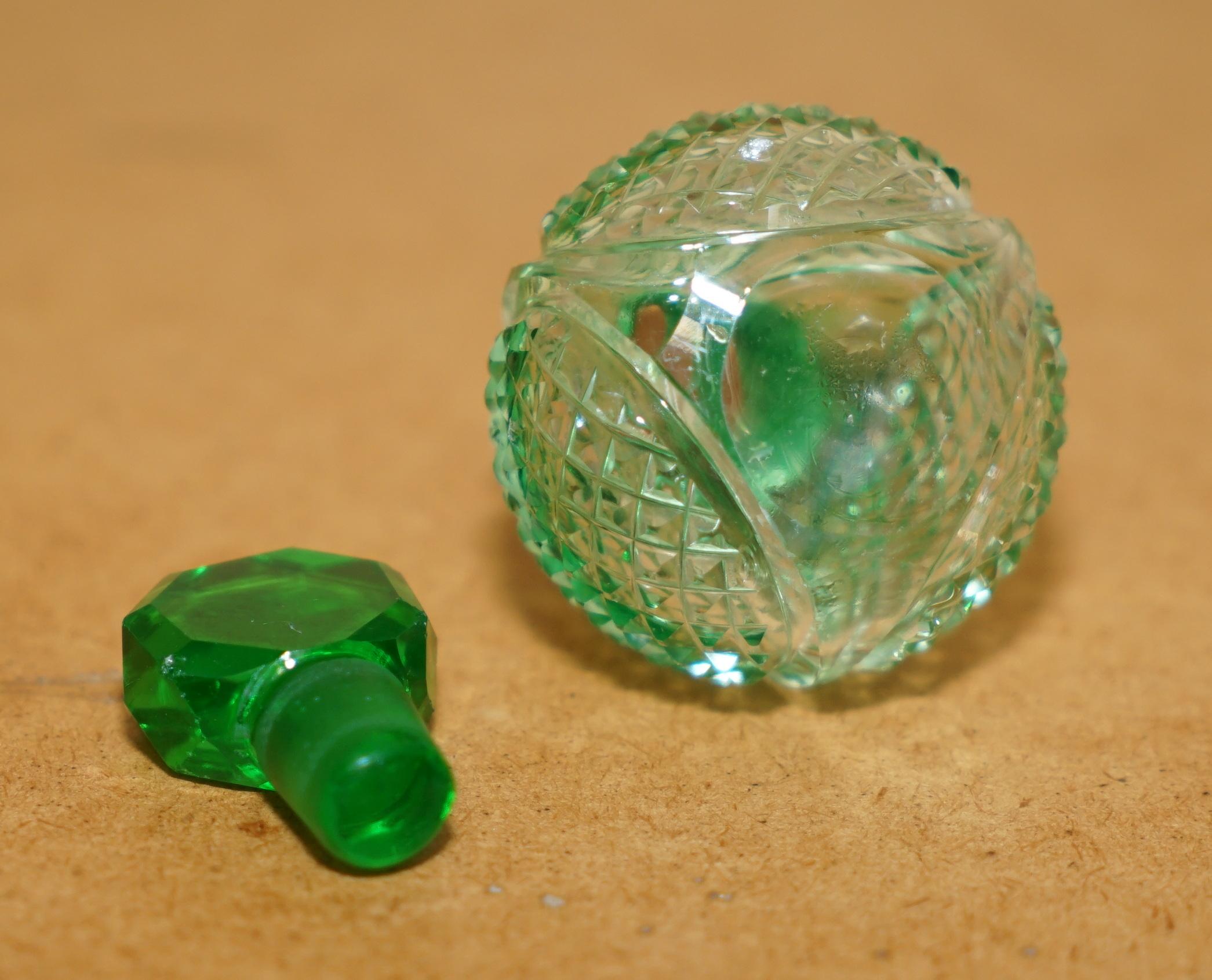 Late 19th Century 1899 ANTiQUE STERLING SILVER PERFUME BOTTLE IN CUT GLASS GREEN & CLEAR CRYSTAL For Sale