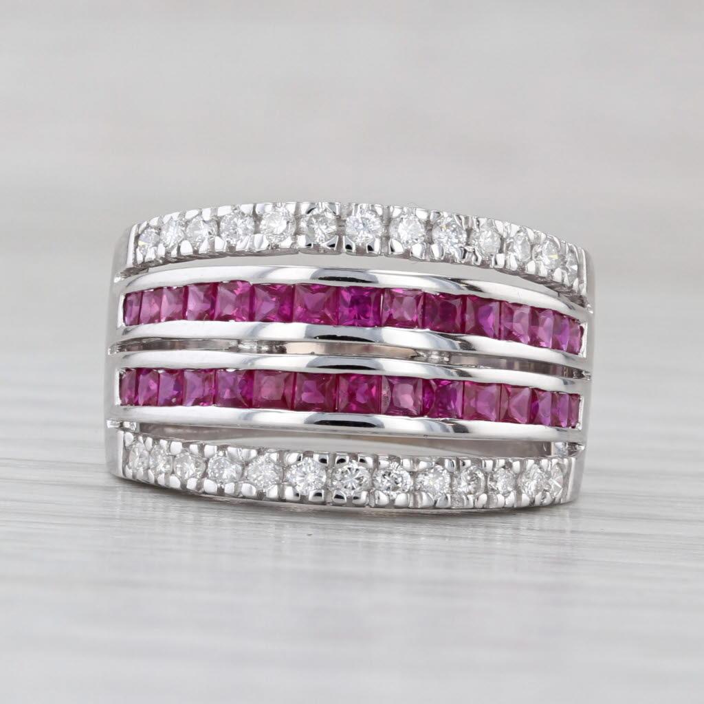Anello con diamante e rubino da 1,89 ct. in oro bianco 18 carati, misura 7,5, design a fascia impilabile da cocktail In condizioni buone in vendita a McLeansville, NC