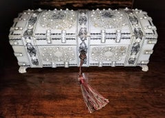 18th Century Anglo-Indian Vizagapatam Faux Ivory and Sandalwood Box