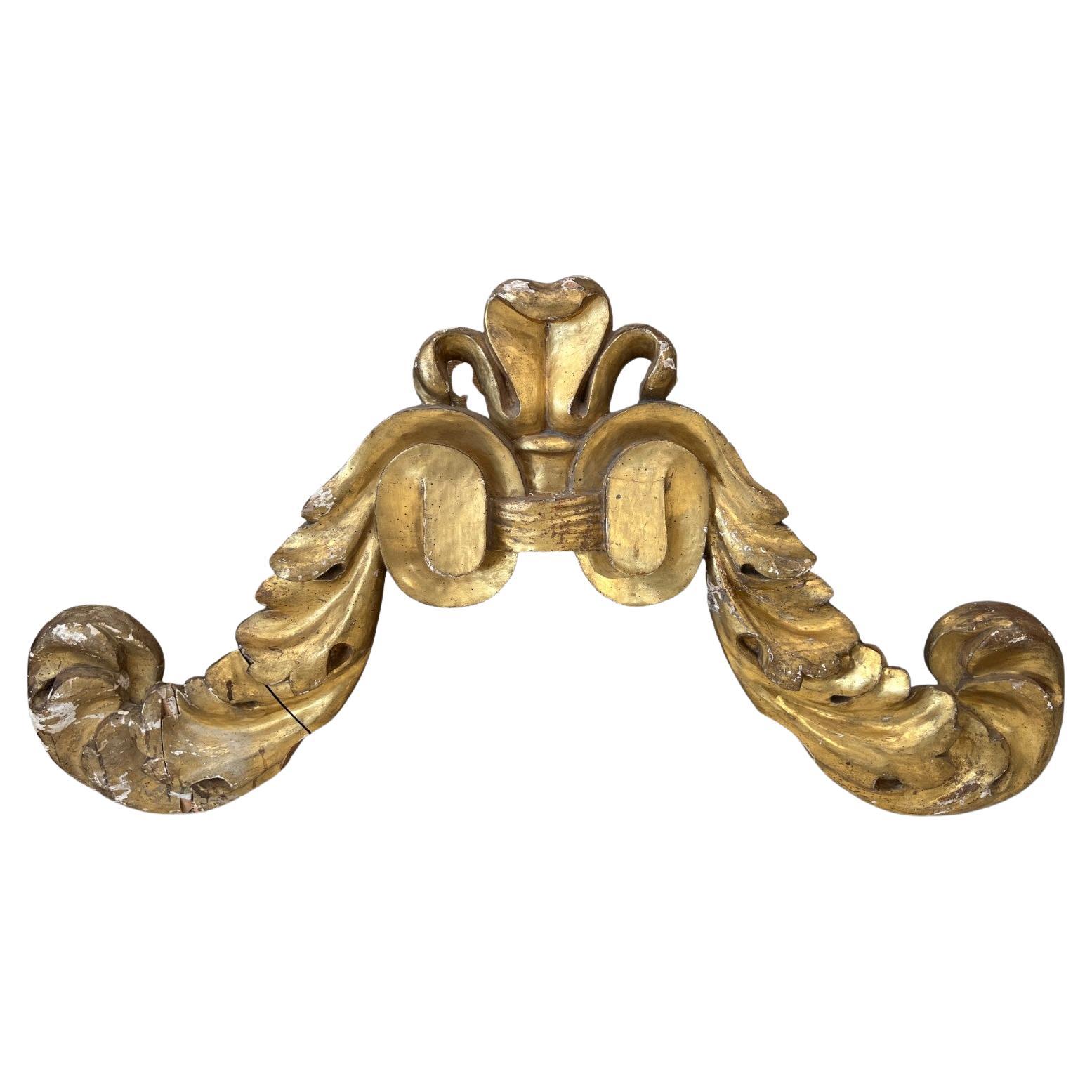 Frammento di legno dorato italiano antico del 18c