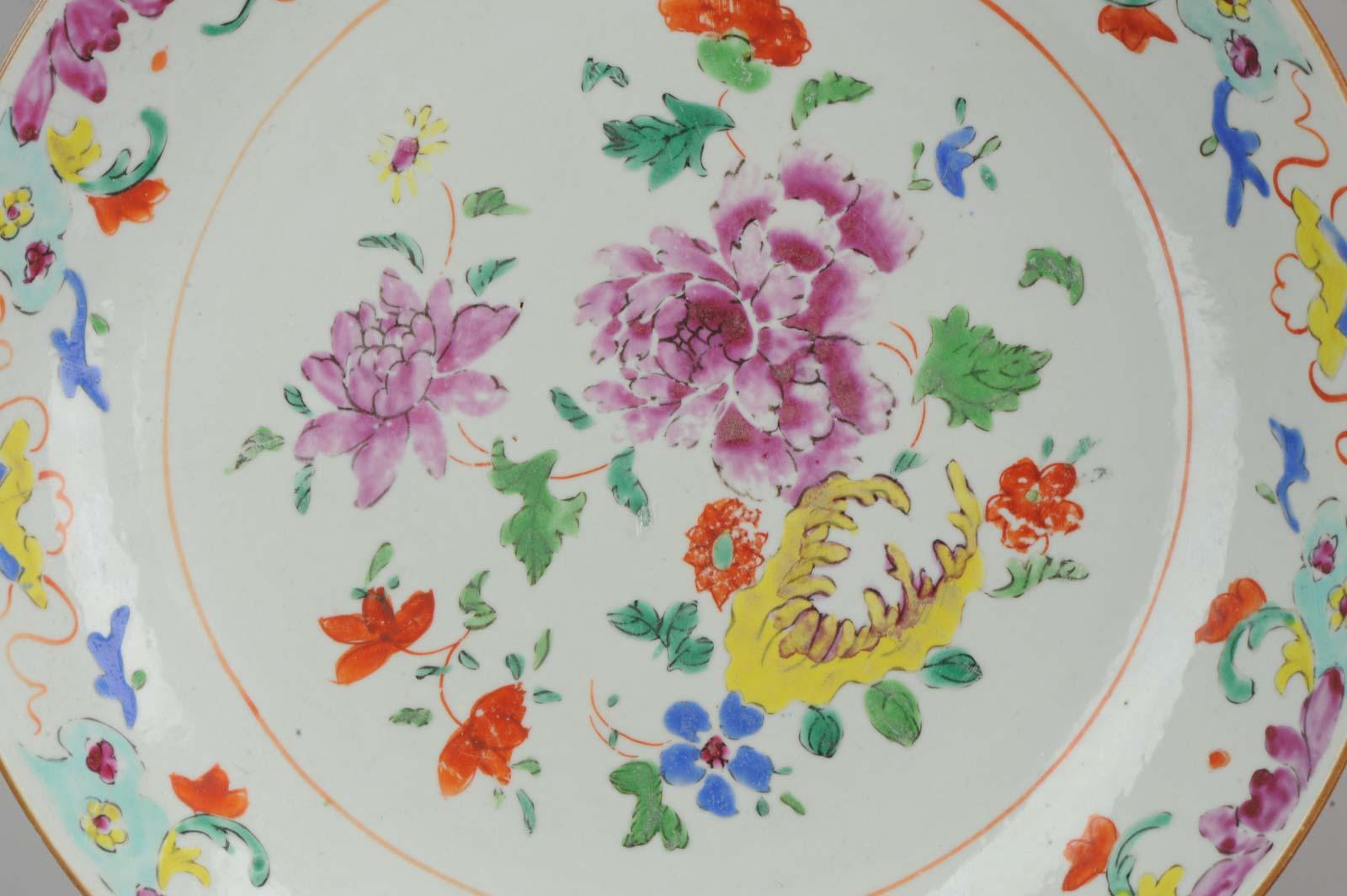 Chinese Porcelain Famille Rose Charger Southeast Asia Pre Bencharong In Good Condition In Amsterdam, Noord Holland