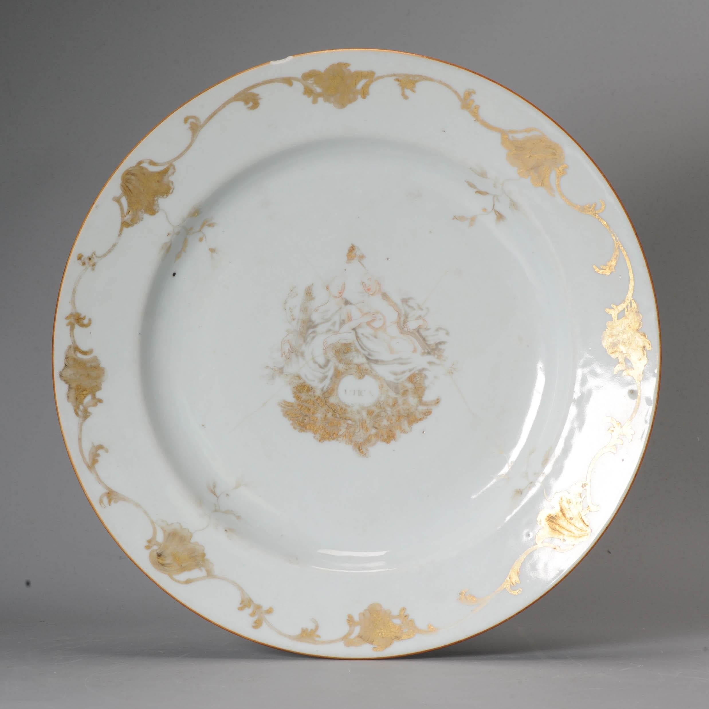 Piatto in porcellana cinese del XVIII secolo con iscrizione UTICA Chine de Commande Qianlong in vendita 1