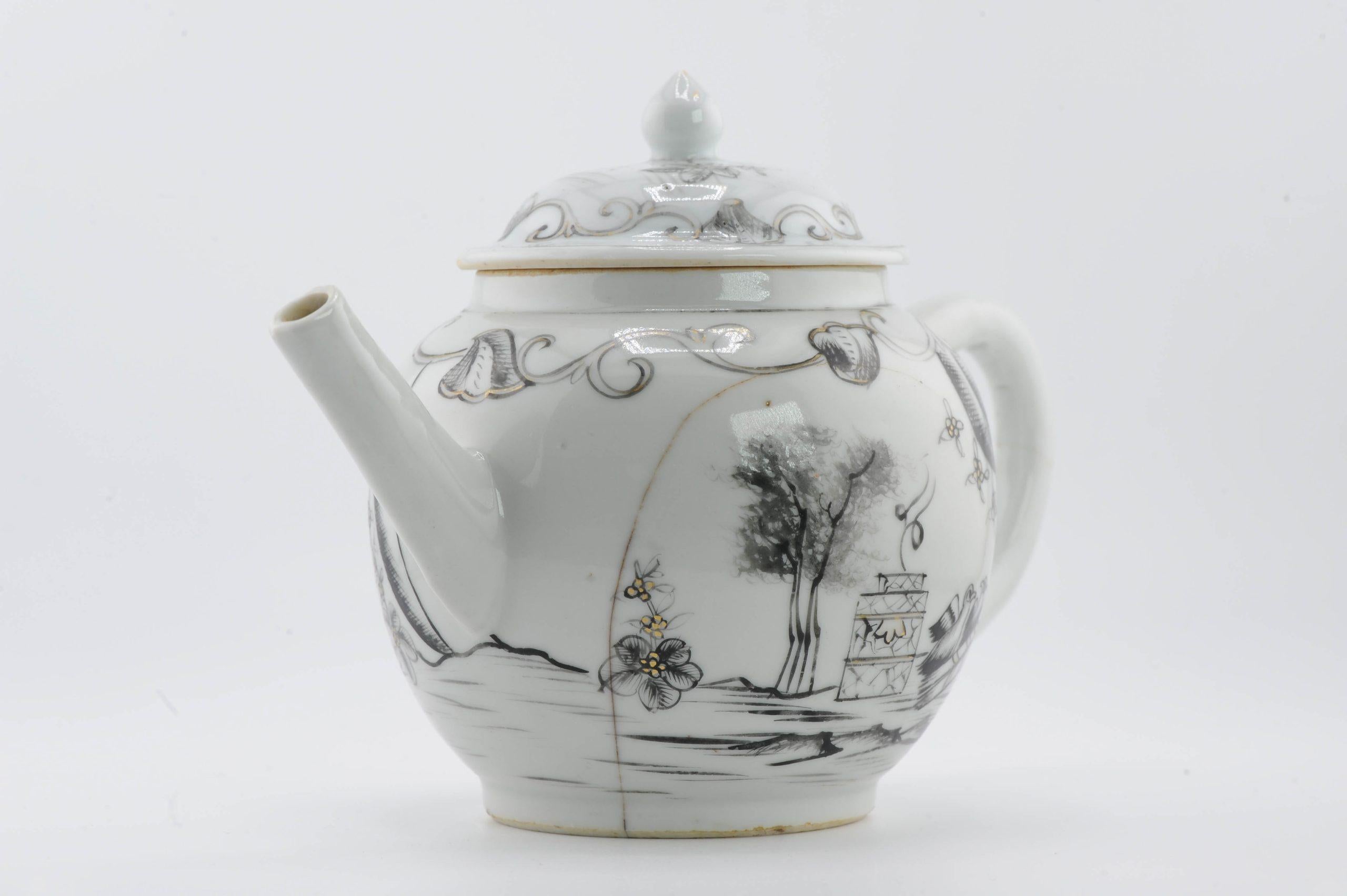 Théière Valentines Patter de Commande Qianlong en porcelaine chinoise du 18e siècle Bon état - En vente à Amsterdam, Noord Holland