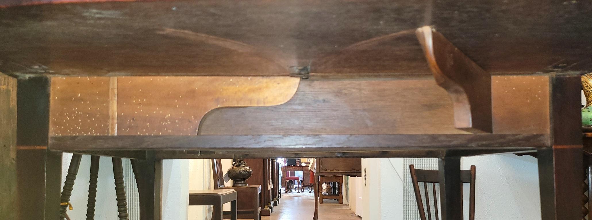 Mesa Pembroke de caoba georgiana irlandesa del siglo XVIII en venta 10