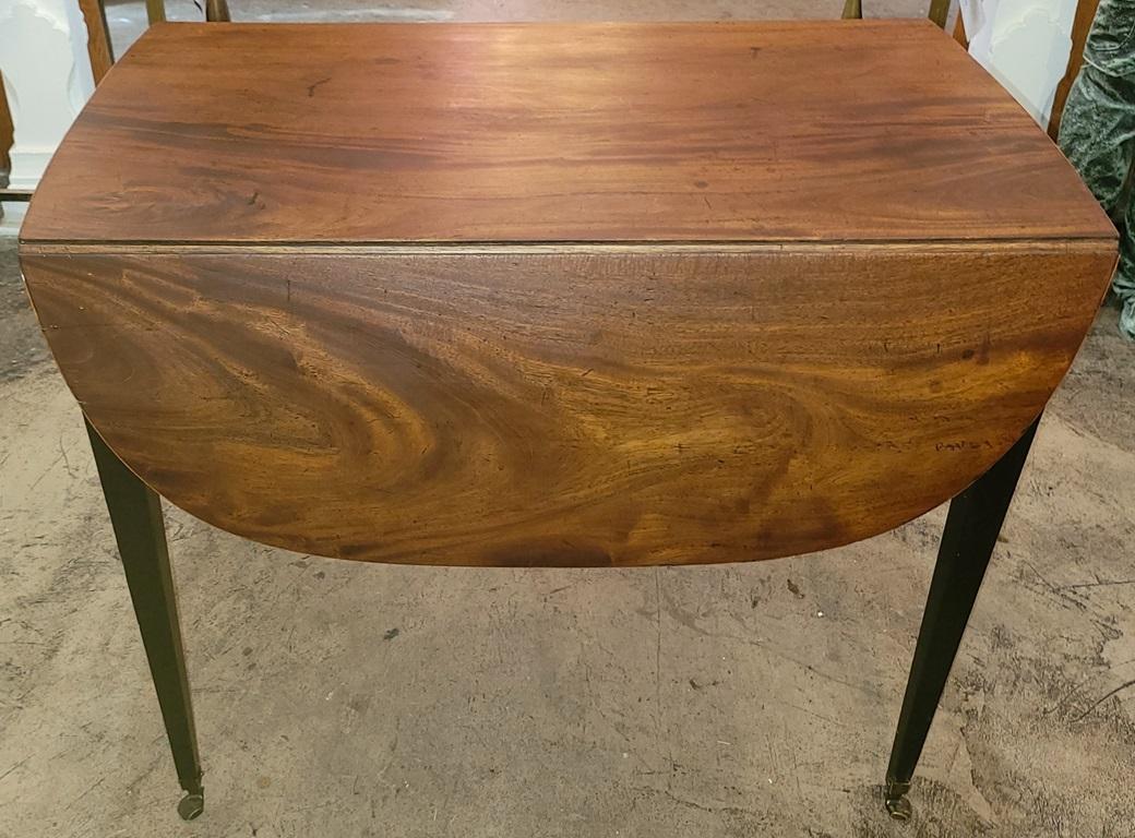 PRESENTAMOS un GOROSO y temprano ejemplo de Mesa Pembroke de Caoba Georgiana Irlandesa de 18C.

GOROSA SIMPLICIDAD en este siglo de mediados del XVIII,

Periodo Jorge II, circa 1760-80, 