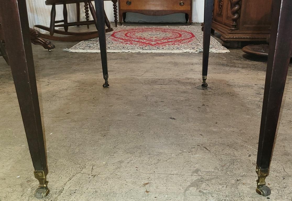 18C Irish Georgian Mahogany Pembroke Table In Good Condition For Sale In Dallas, TX