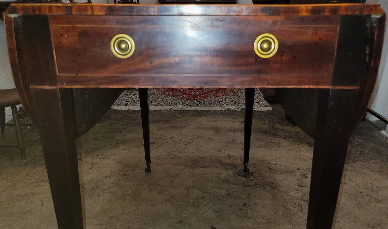 Mesa Pembroke de caoba georgiana irlandesa del siglo XVIII en Bueno estado para la venta en Dallas, TX