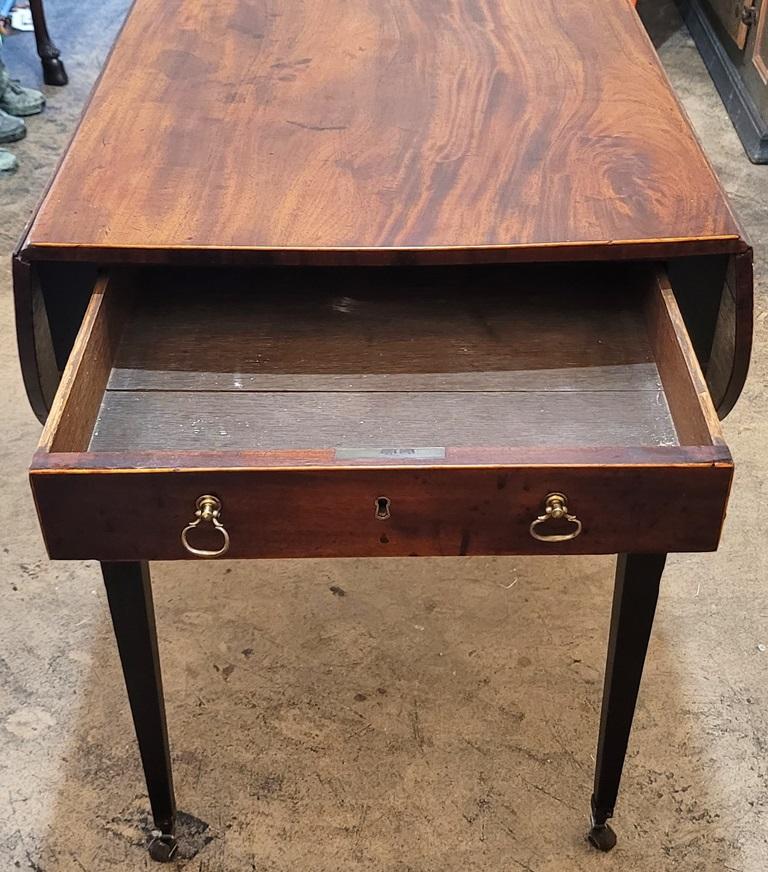 Mesa Pembroke de caoba georgiana irlandesa del siglo XVIII en venta 2