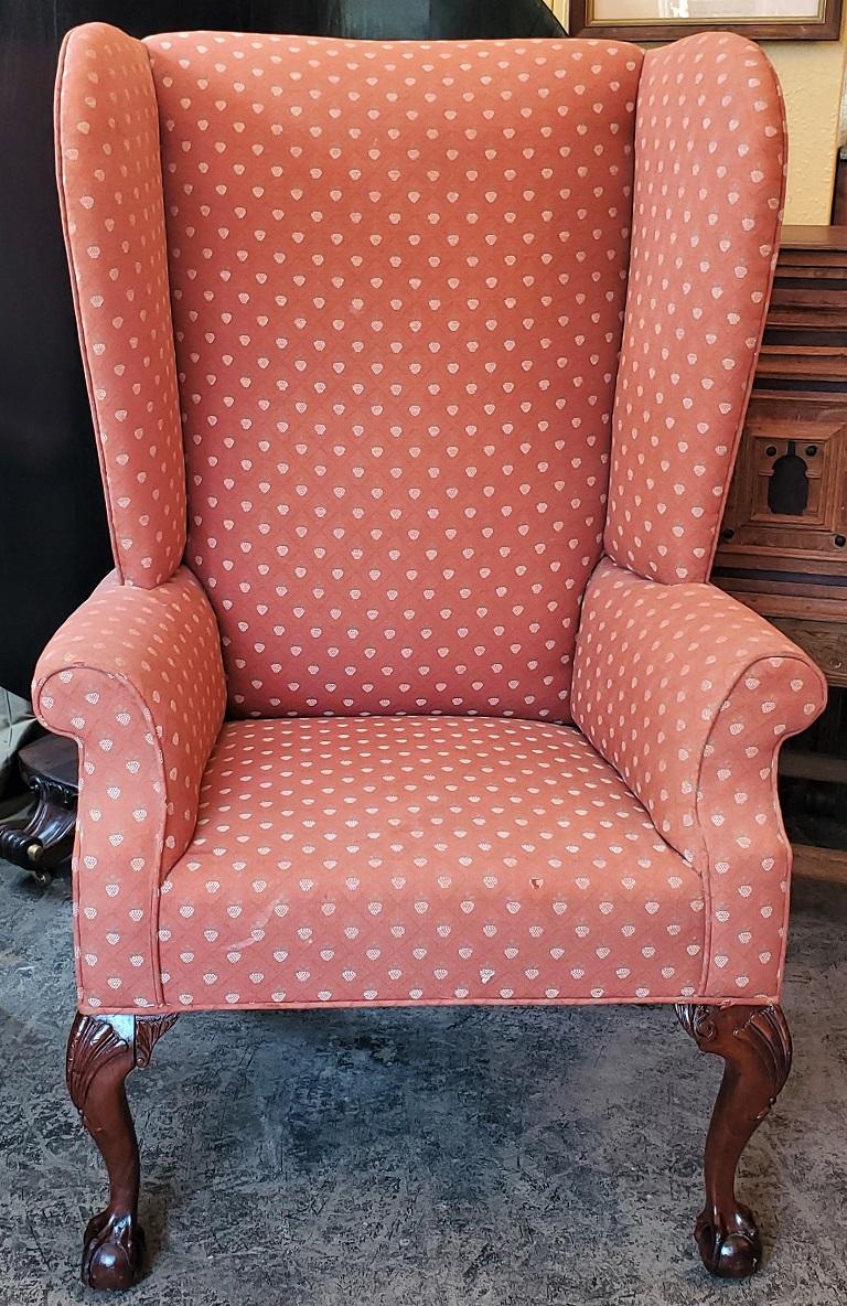 Presenting a lovely 18th century Philadelphia Irish Chippendale style tall wingback armchair.

Irish or Philadelphian piece made in the late 18th century, circa 1780.

Made in the style of Irish Georgian Chippendale pieces from the mid-late 18th