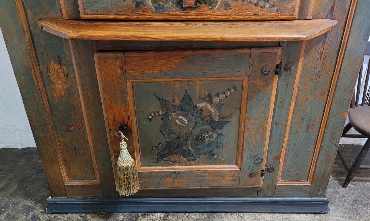 18C Swedish Hand Painted Pine Cabinet or Cupboard For Sale 6