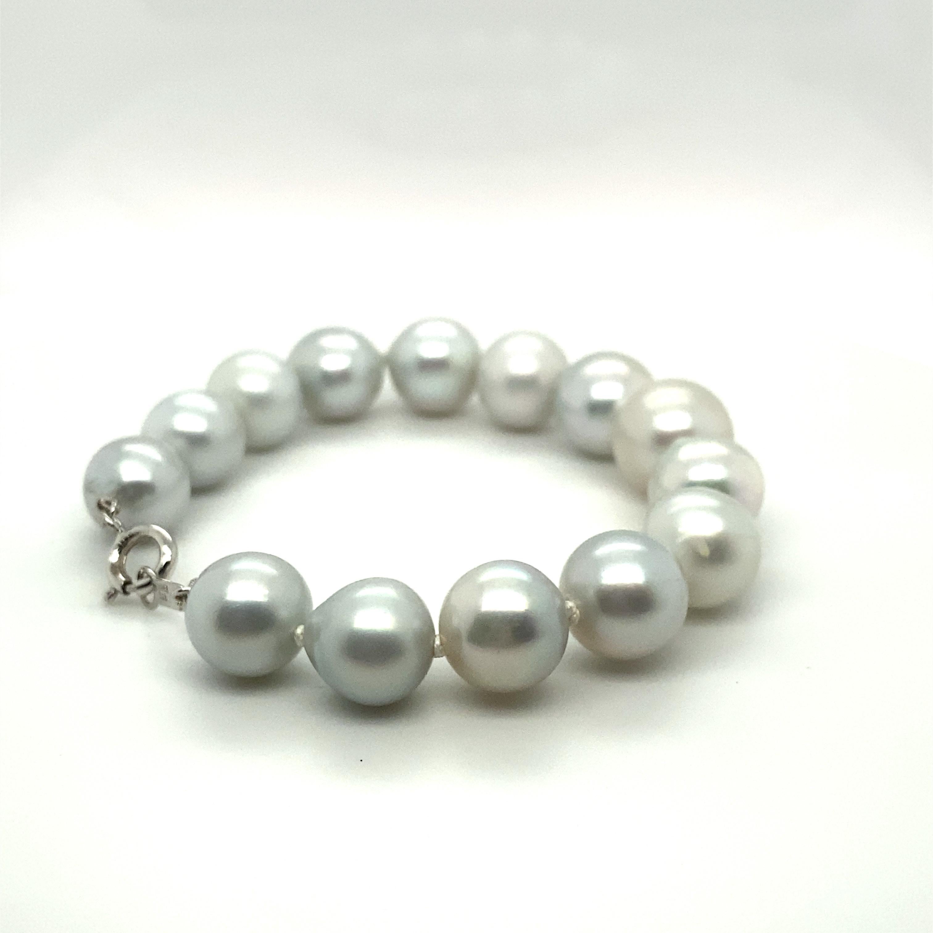 Contemporary Silver South Sea Pearl Sterling Silver Clasp Bracelet For Sale
